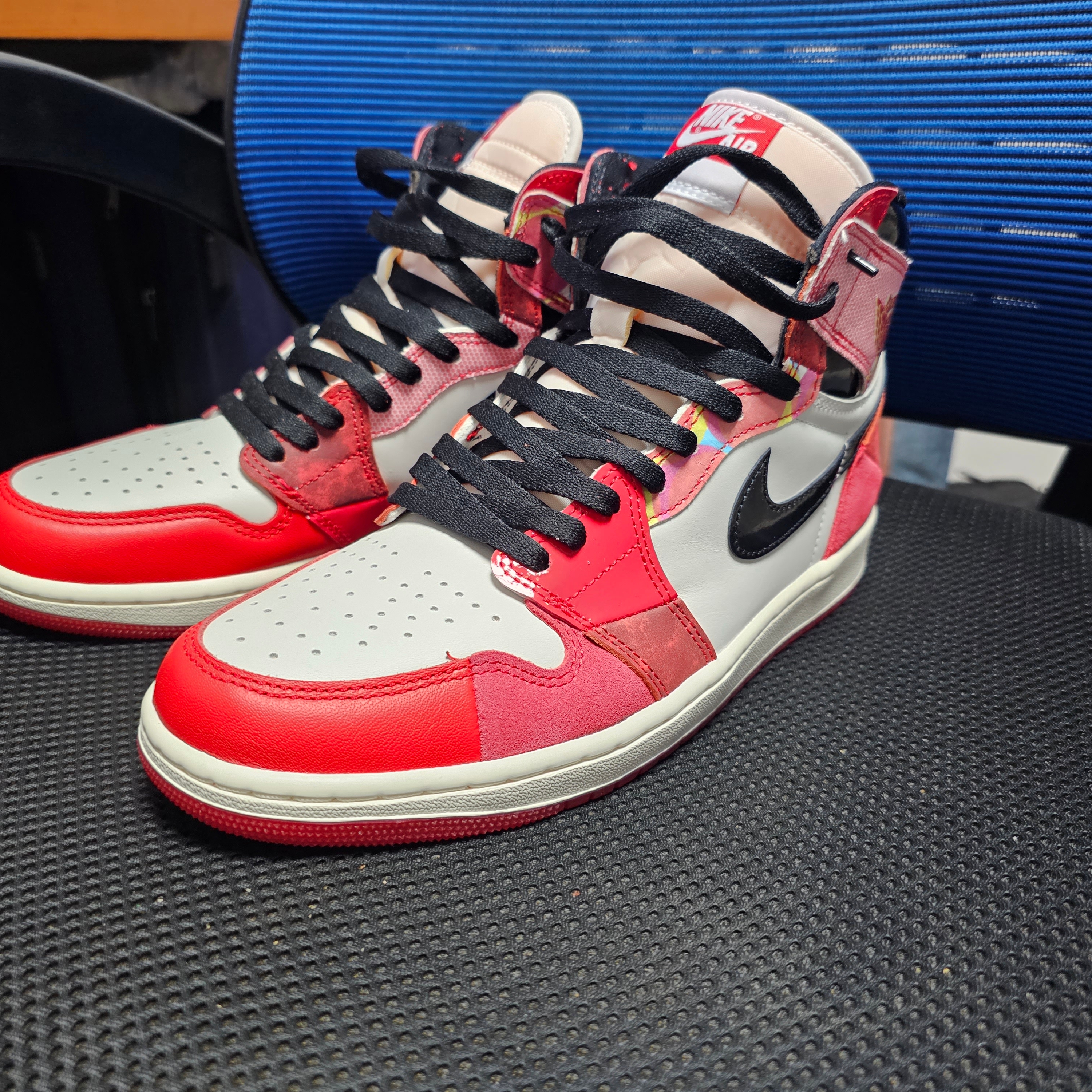 Jordan 1 Retro High Spider-Man Next Chapter 착용 스타일 - 4