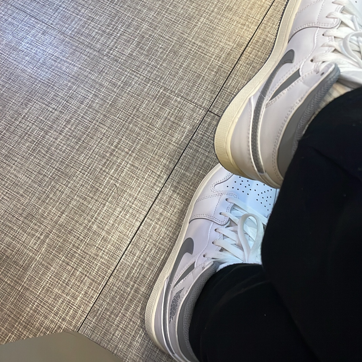 (GS) Jordan 1 Mid White Stealth 착용 스타일