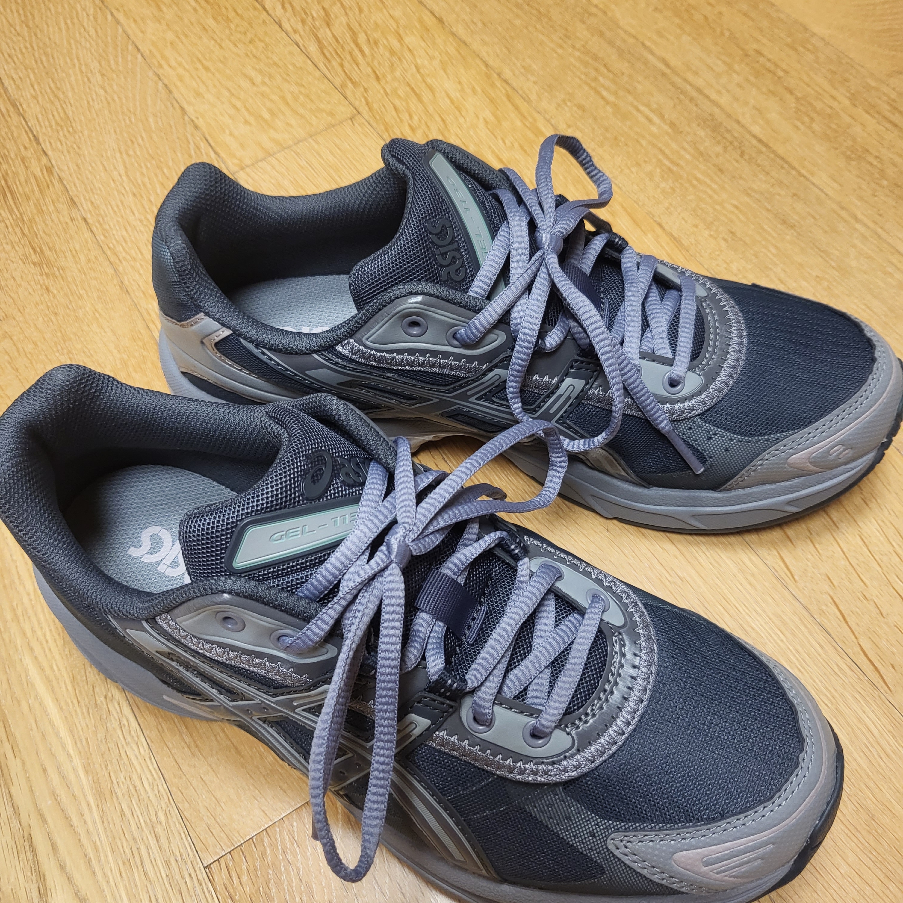 Asics Gel-1130 RE Obsidian Grey 착용 스타일 - 1