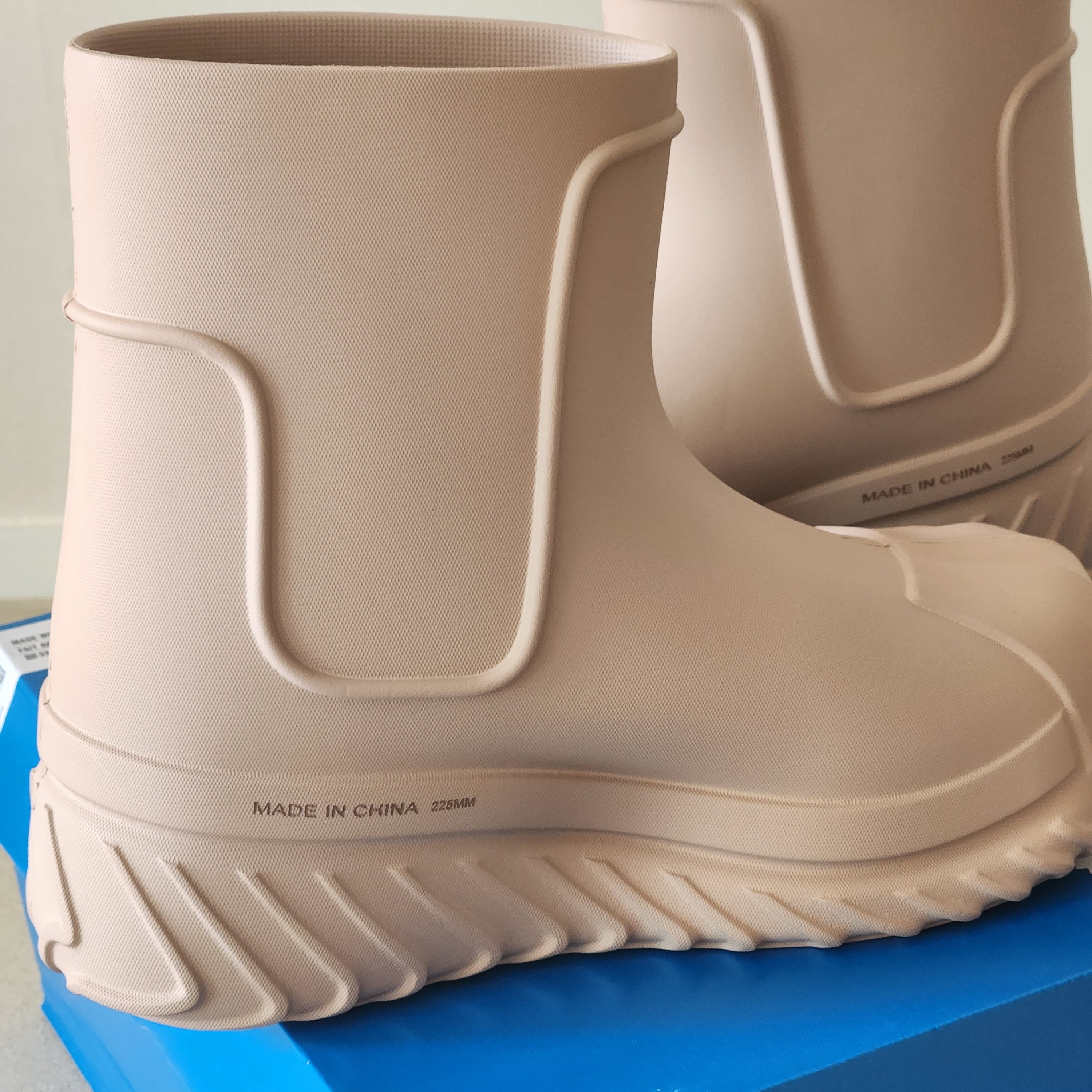 (W) Adidas Adifom Superstar Boot Wonder Taupe 착용 스타일 - 3