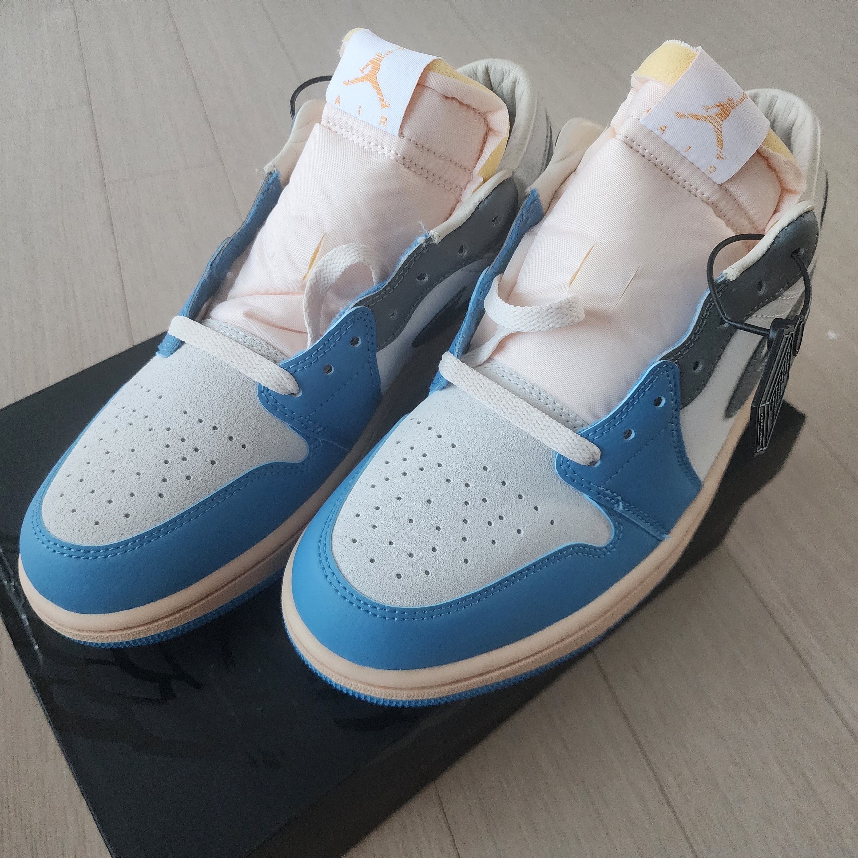 Jordan 1 Low SE Tokyo 96 착용 스타일