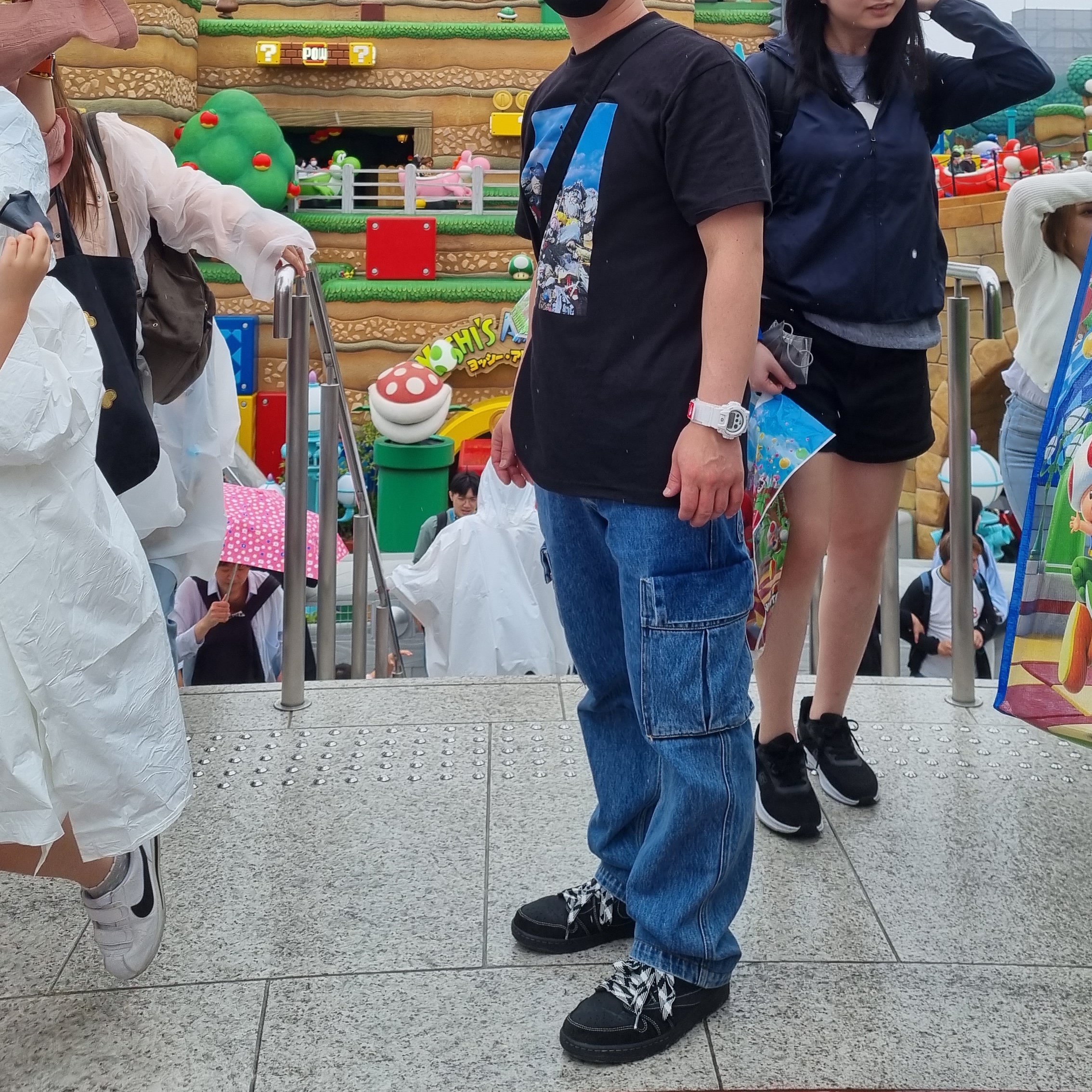 Jordan 1 x Travis Scott Retro Low OG SP Black Phantom, Casio G-Shock x Supreme x The North Face DW-6900 White 착용 스타일