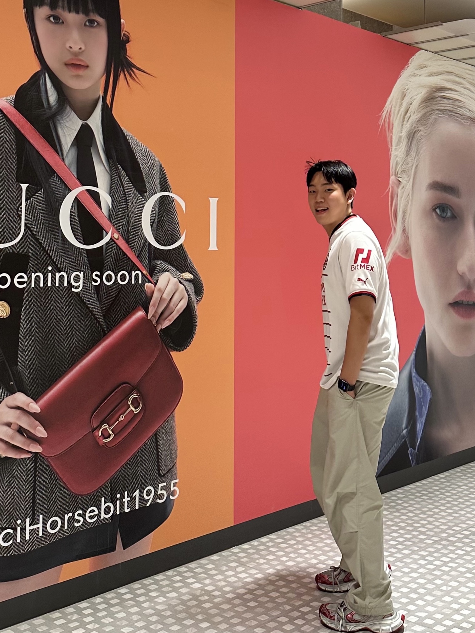 Balenciaga 3XL Sneakers White Red, Arc'teryx Mantis 2 Waistpack Black 착용 스타일 - 1