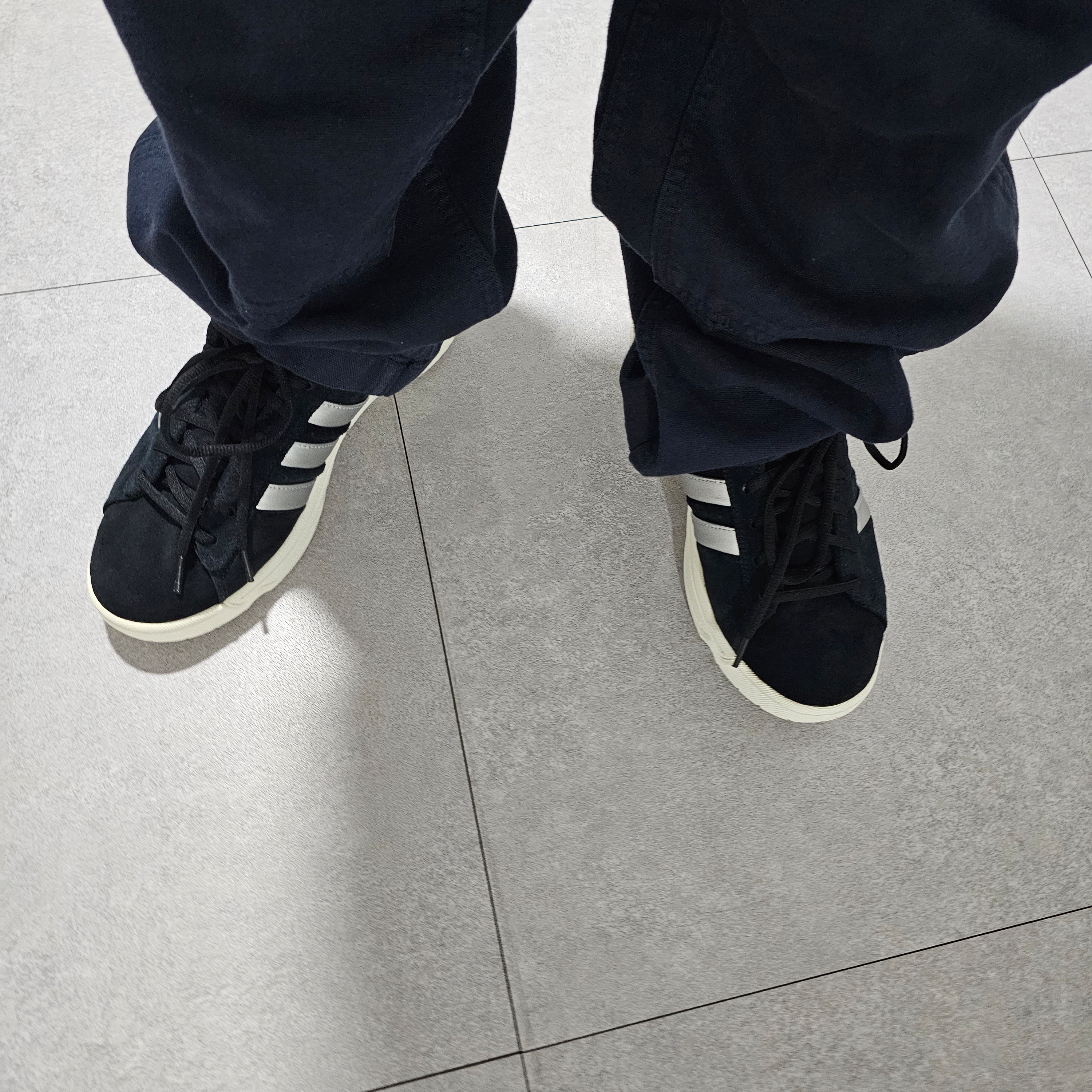 Adidas x Atmos Campus Supreme Core Black Silver Metallic 착용 스타일