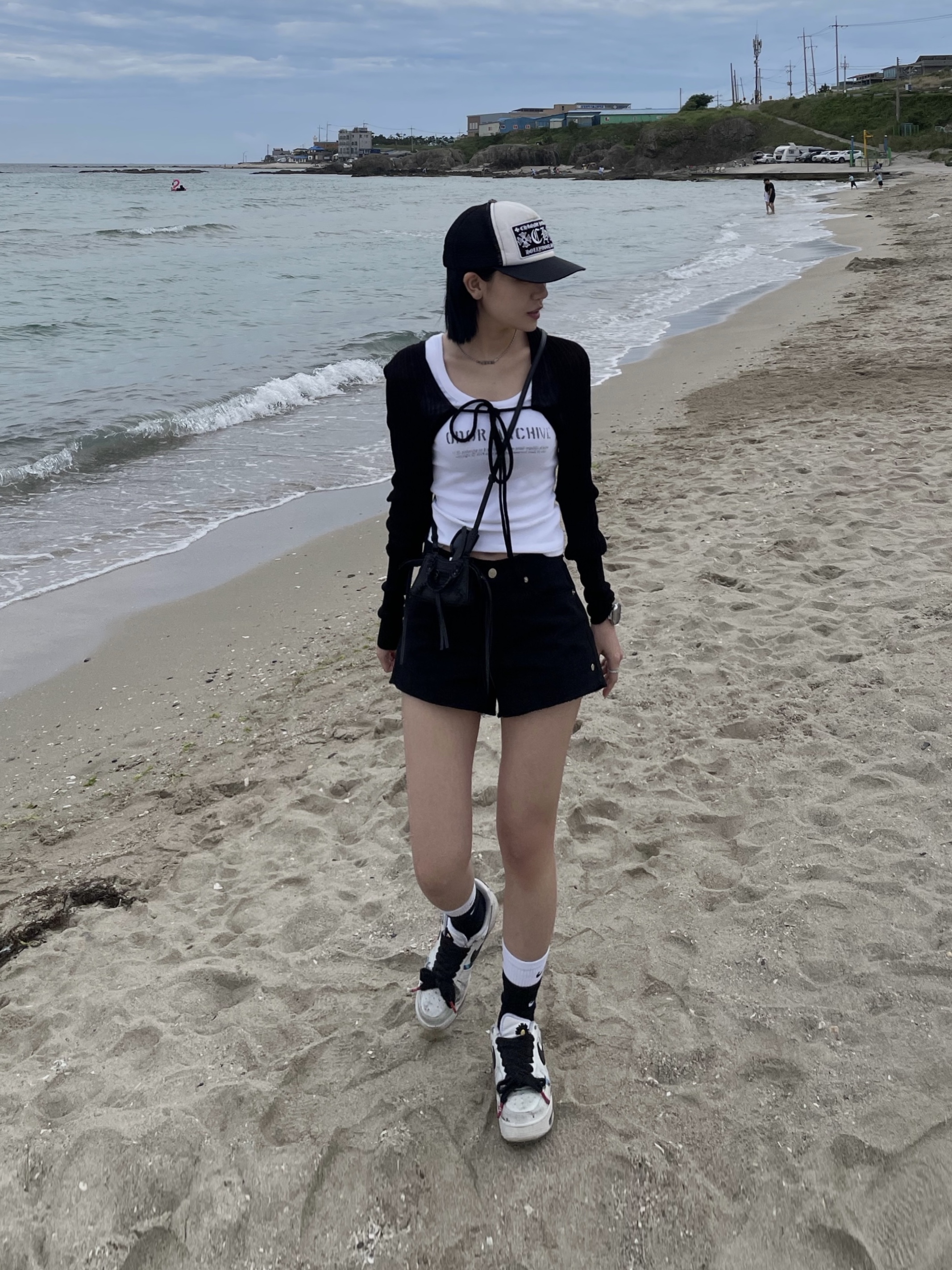 Nike x Peaceminusone Air Force 1 Low Para-Noise 2.0, Chrome Hearts Fuck Hollywood Trucker Hat Black White 착용 스타일