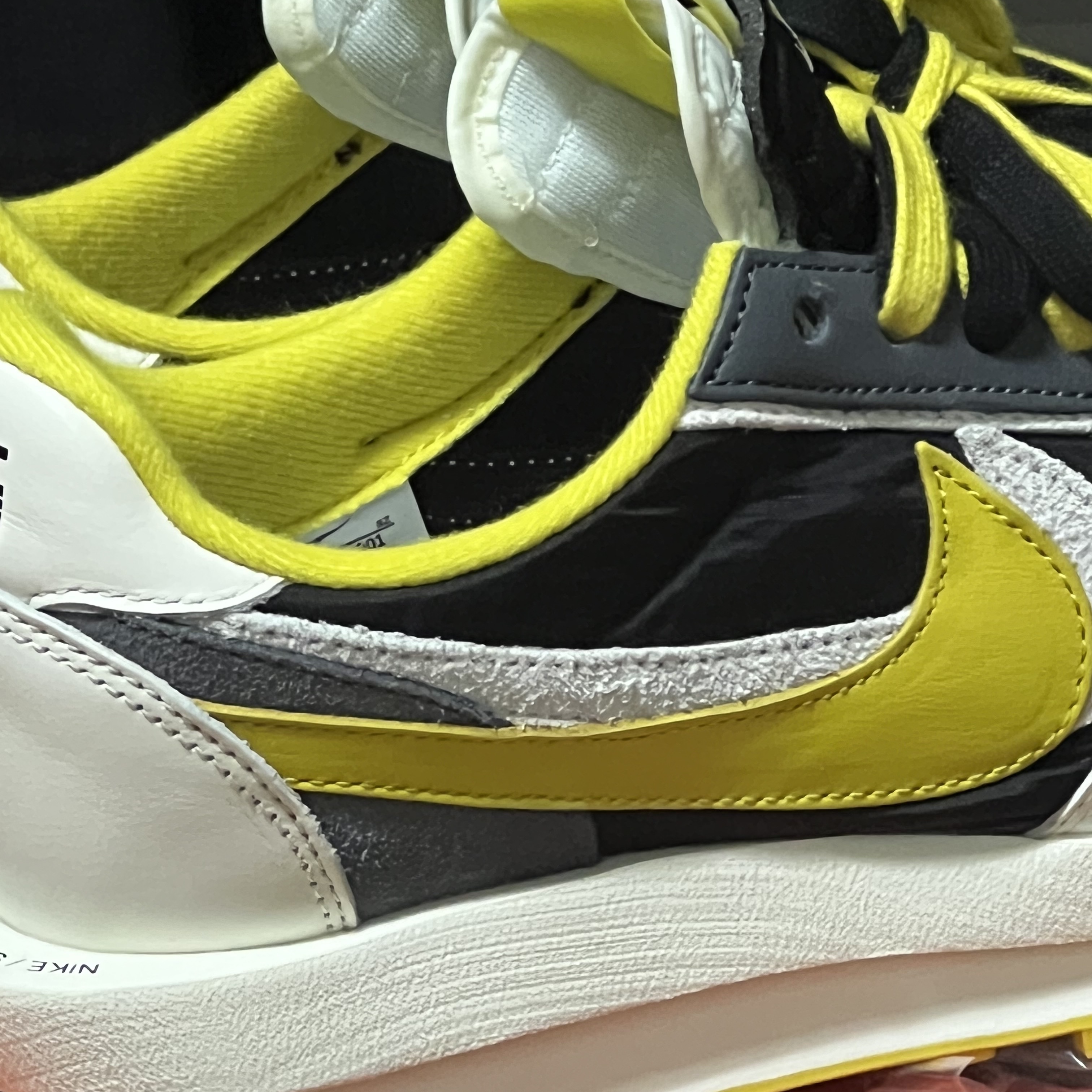 Nike x Sacai x Undercover LDWaffle Black Bright Citron 착용 스타일