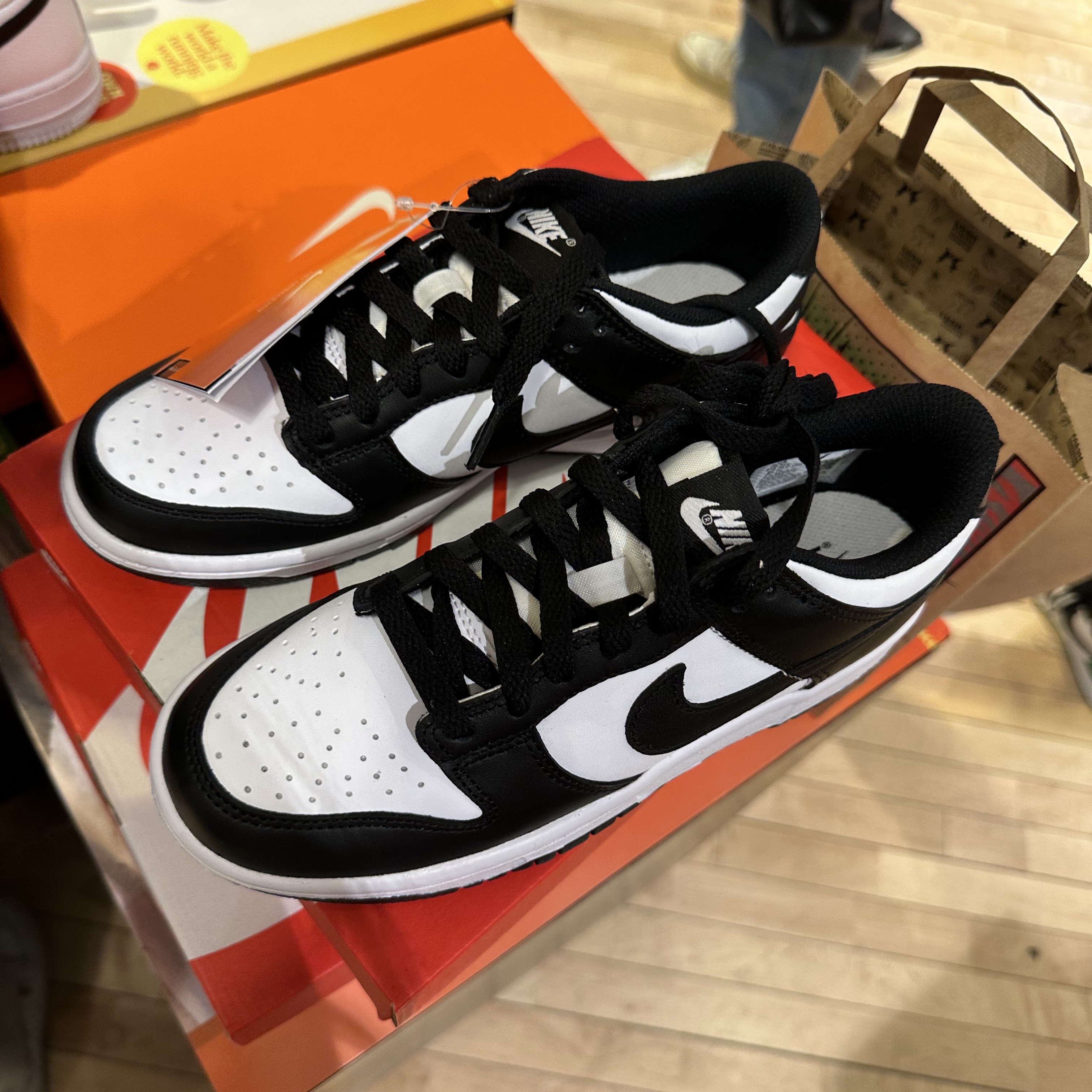 (W) Nike Dunk Low Black 착용 스타일 - 3