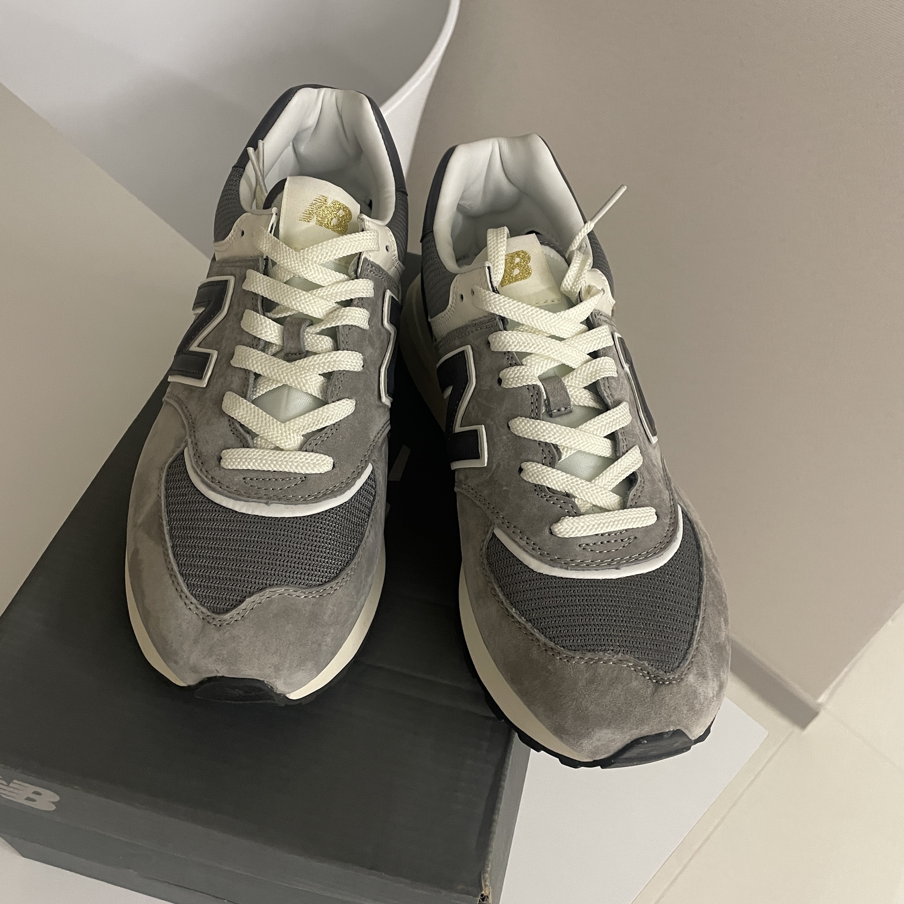 New Balance 574 Legacy Grey 착용 스타일