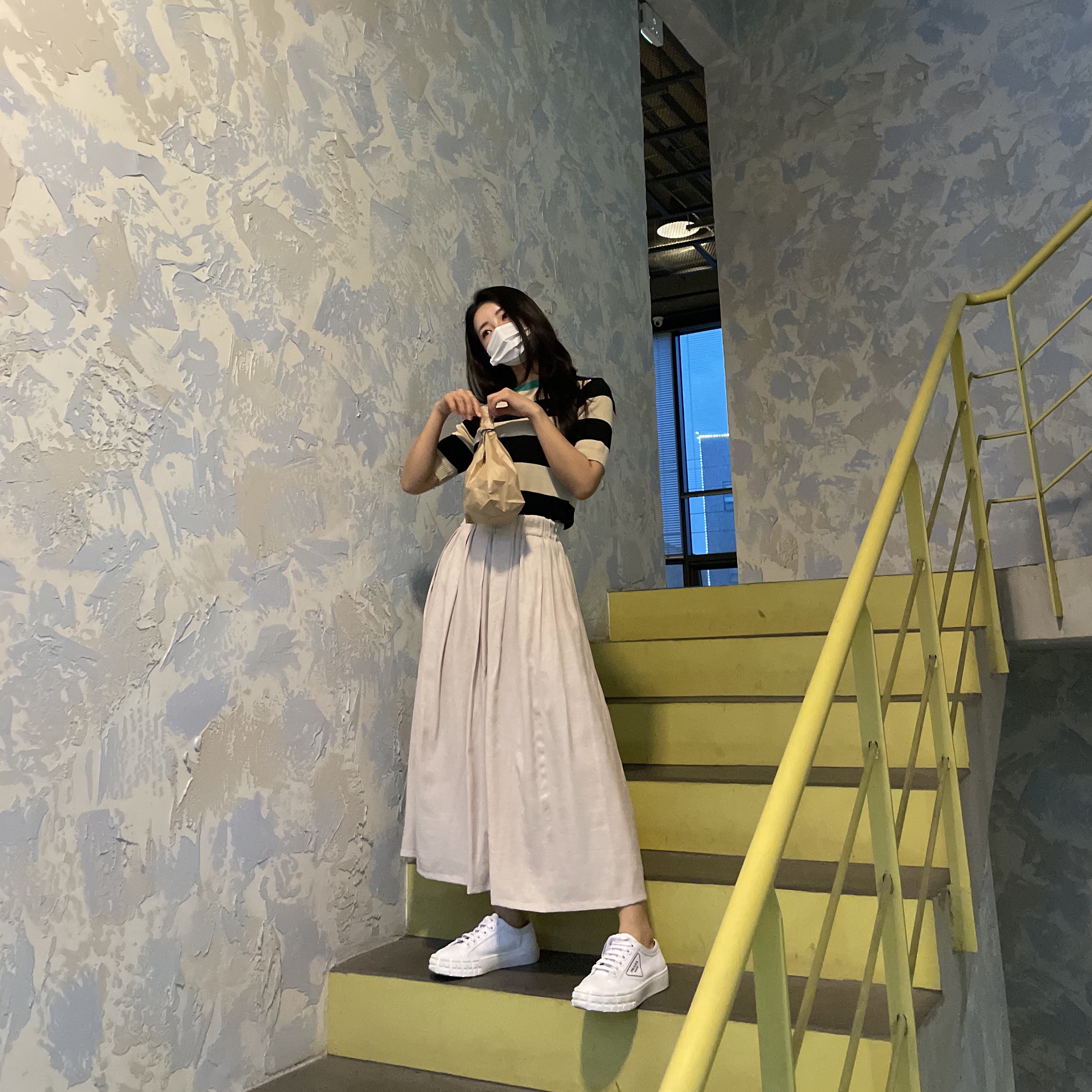 Prada Cassetta Wheel Low Sneakers White 착용 스타일