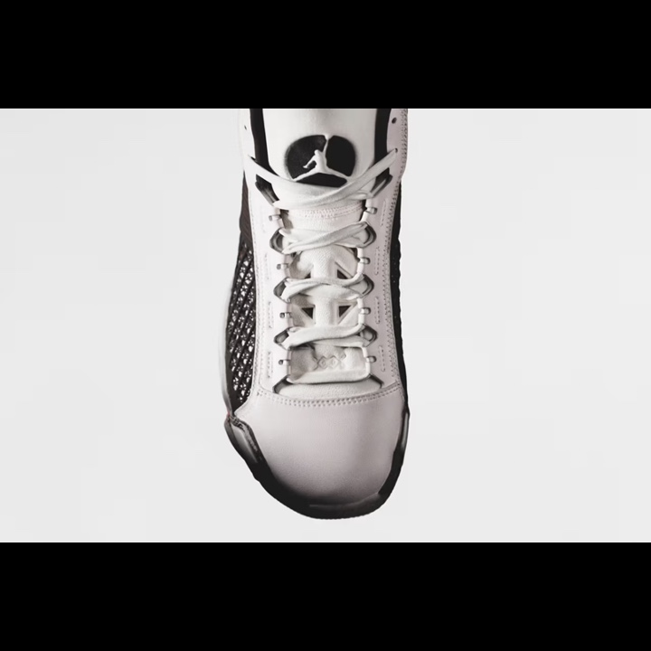 Jordan x Paris Saint-Germain Aerospace 720 QS Black, (W) Jordan 1 Zoom Air CMFT Gym Red Black 착용 스타일 - 4