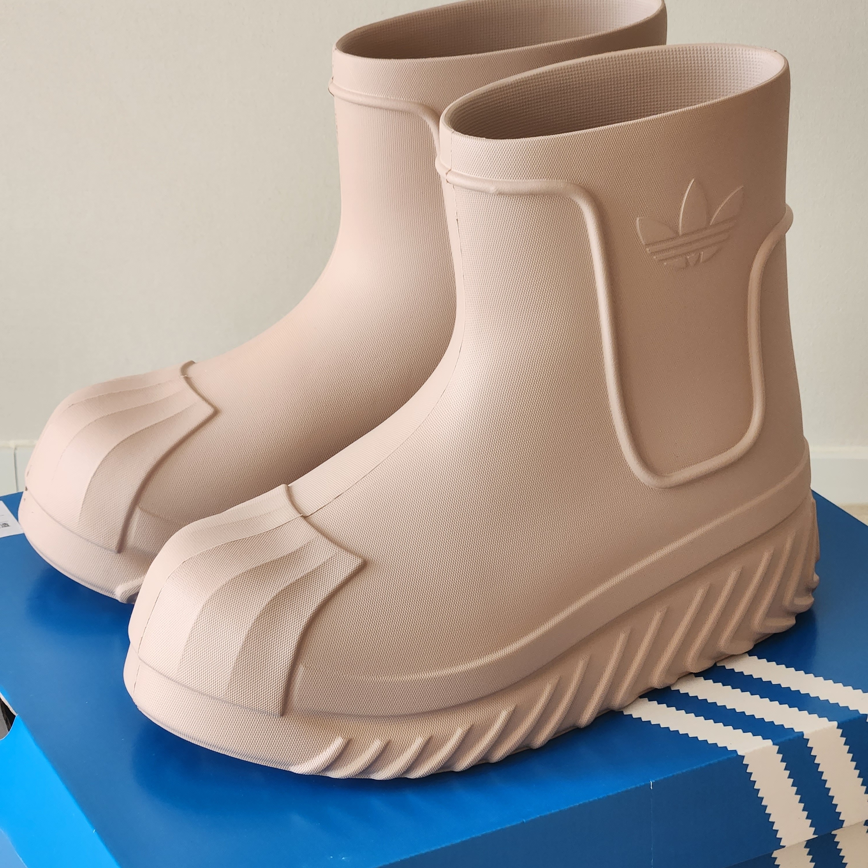 (W) Adidas Adifom Superstar Boot Wonder Taupe 착용 스타일 - 2