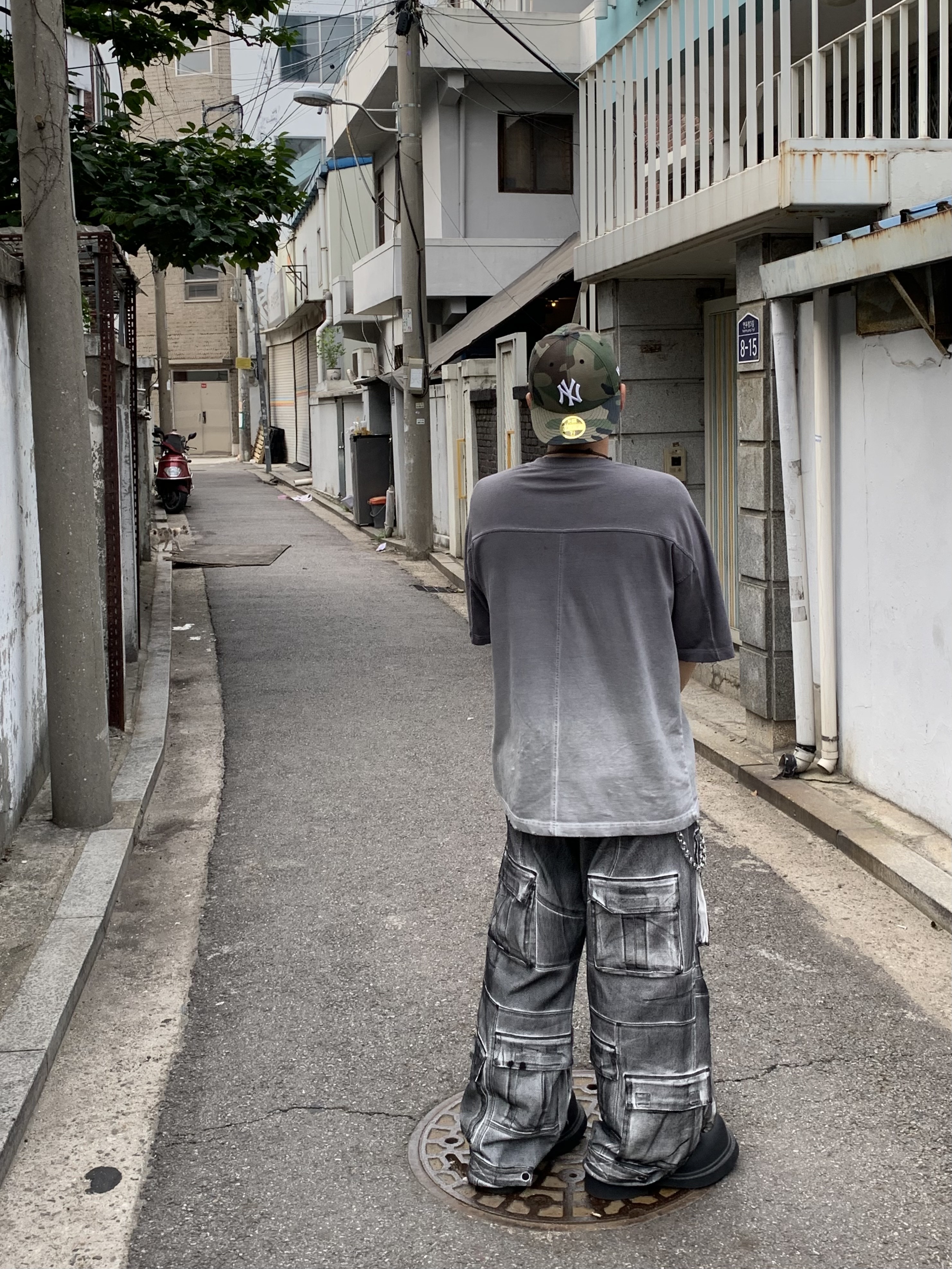 Project G/R Painted Denim Cargo Dirty White, Balenciaga Steroid Derby Black 착용 스타일 - 1