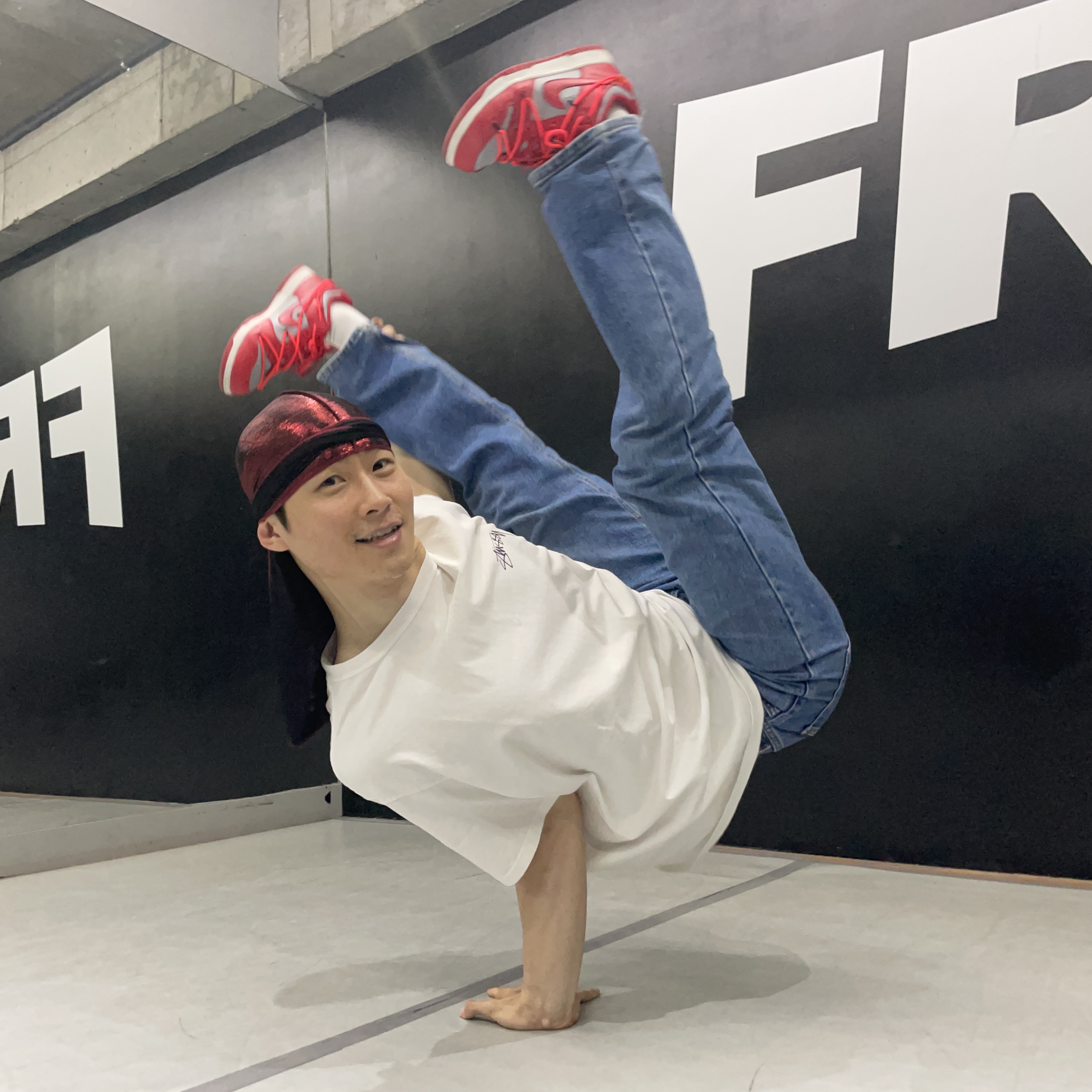 Nike x Off-White Dunk Low University Red 착용 스타일 - 2