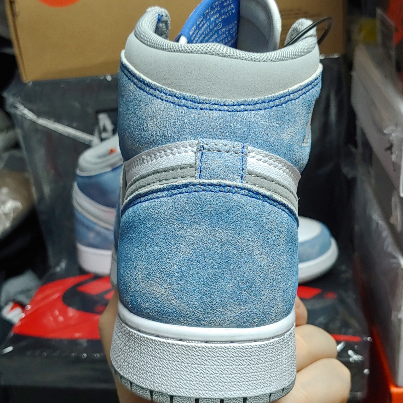 Jordan 1 Retro High OG Hyper Royal, (GS) Jordan 1 Retro High OG Hyper Royal 착용 스타일 - 4