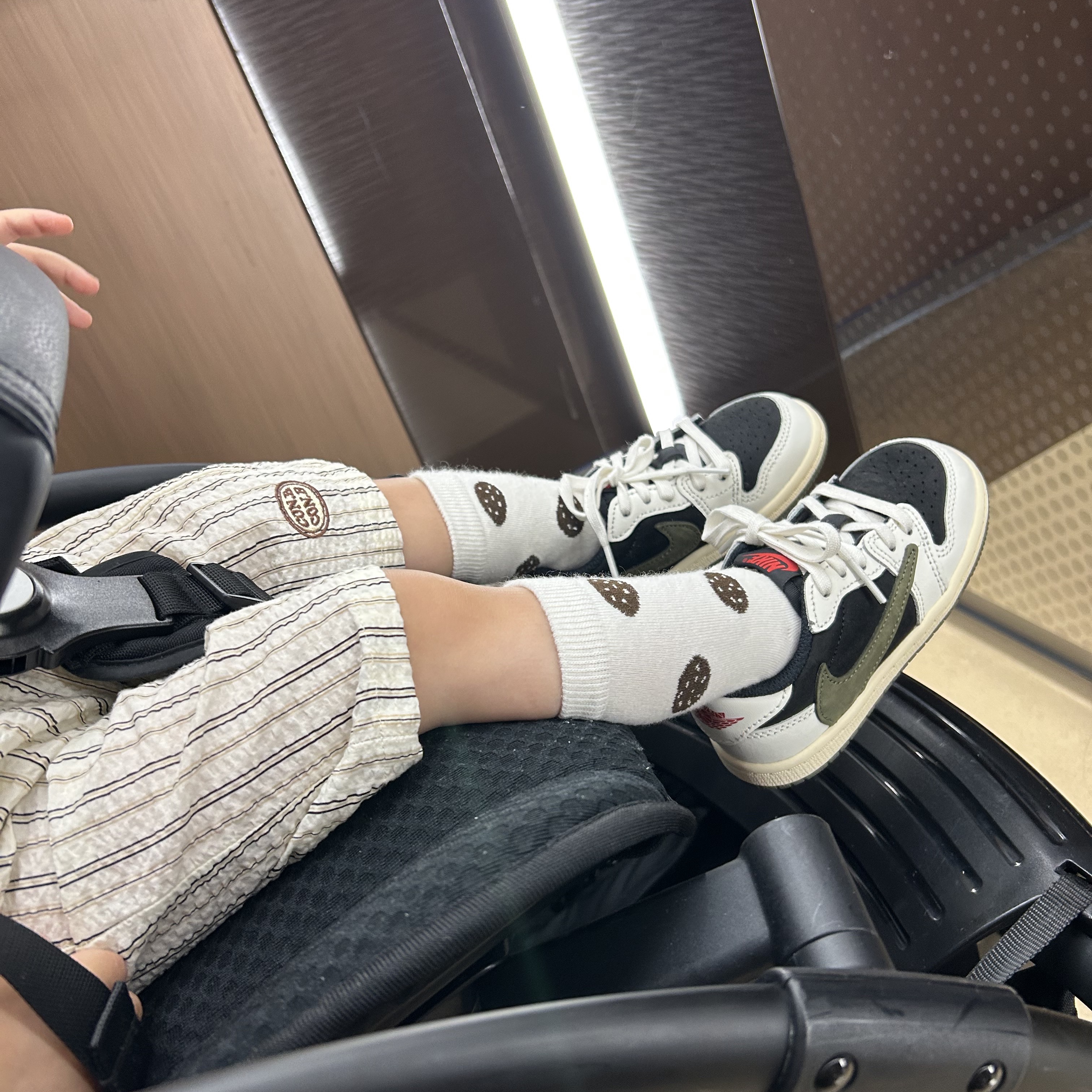 (TD) Jordan 1 x Travis Scott Retro Low OG SP Medium Olive 착용 스타일