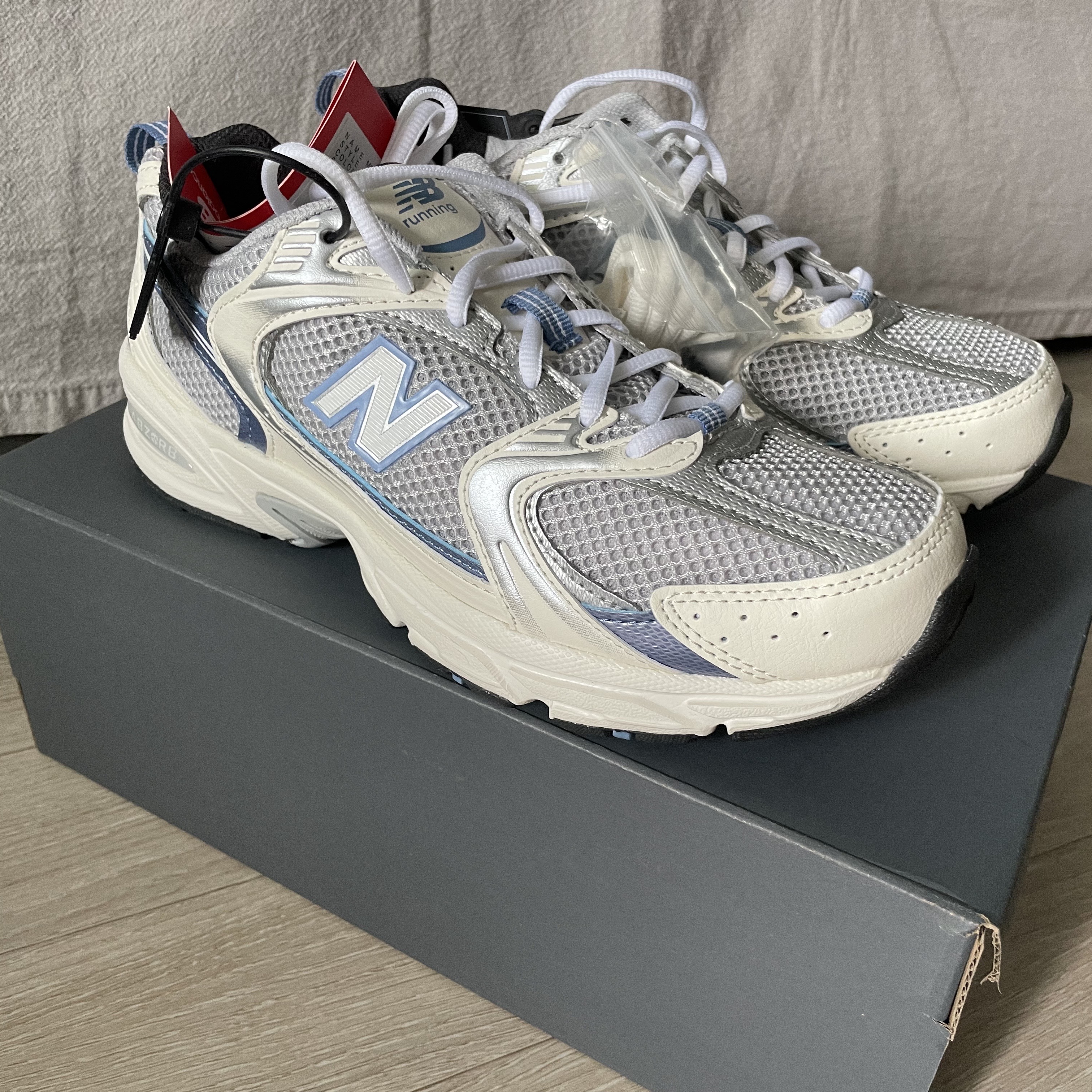 New Balance 530 Steel Blue 착용 스타일