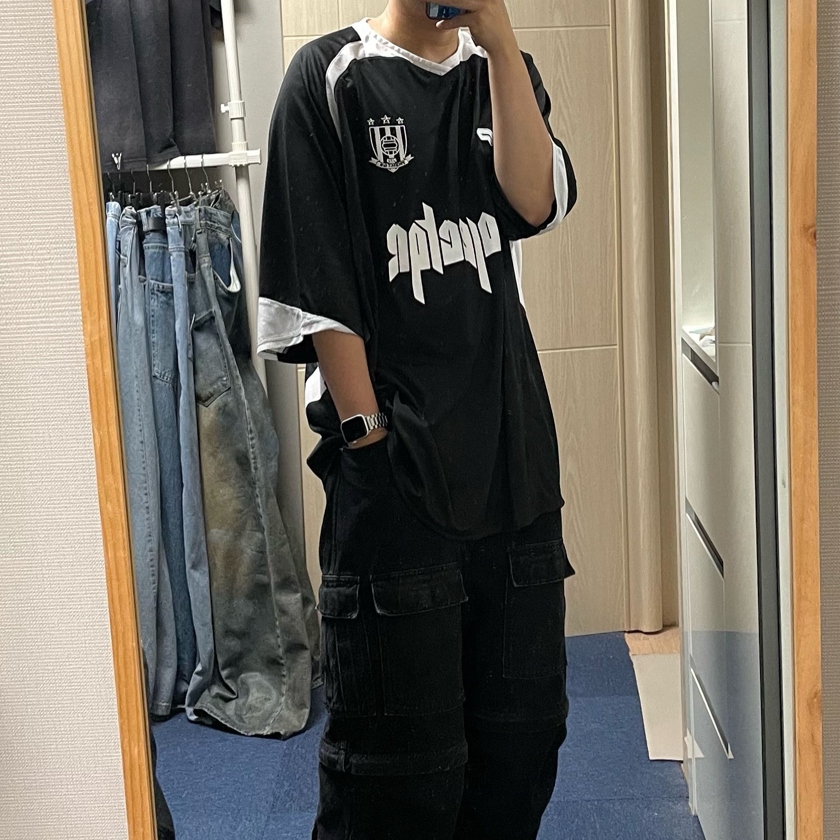 Project G/R Oversized Football Jersey Black 착용 스타일
