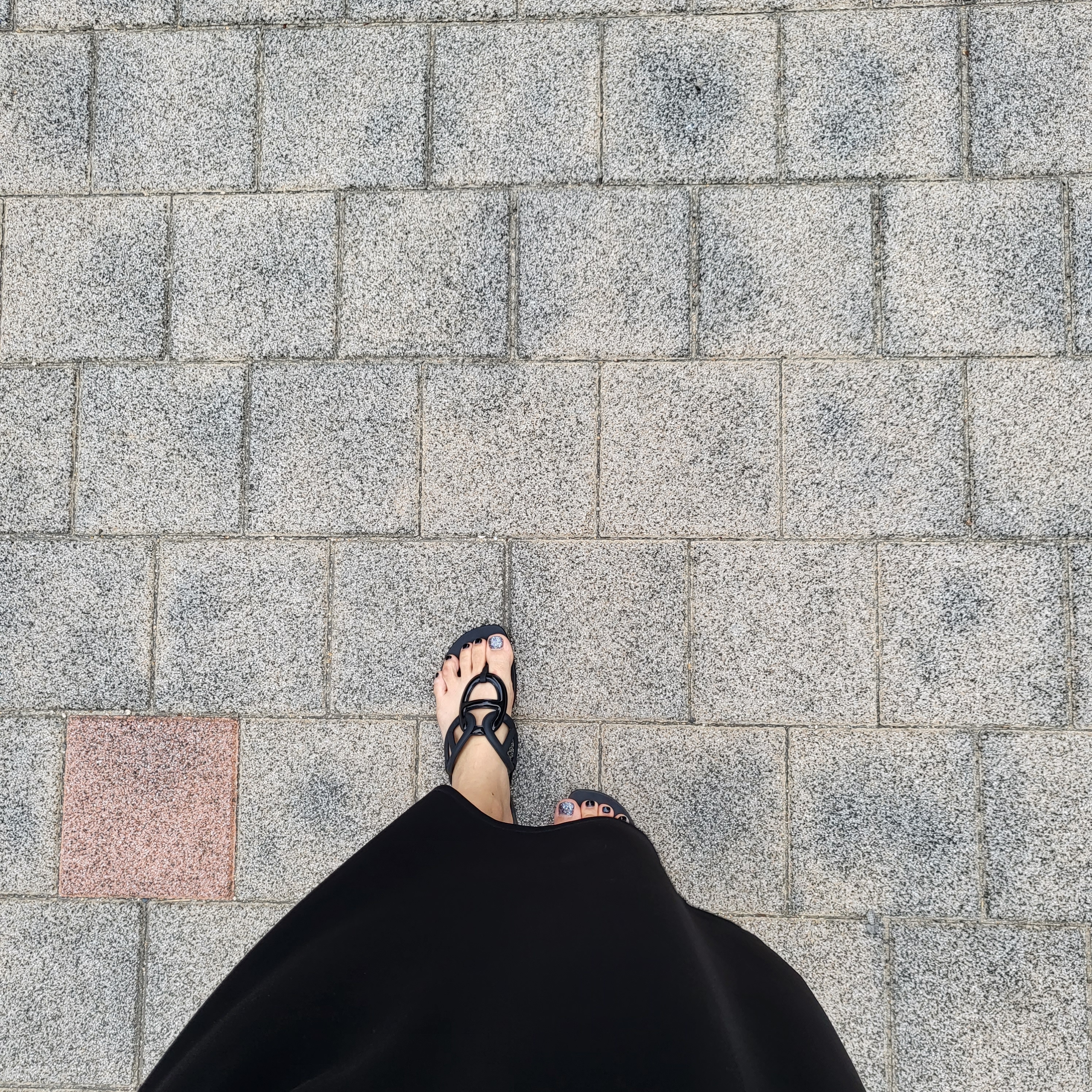 (W) Hermes Egerie Sandal Noir 착용 스타일