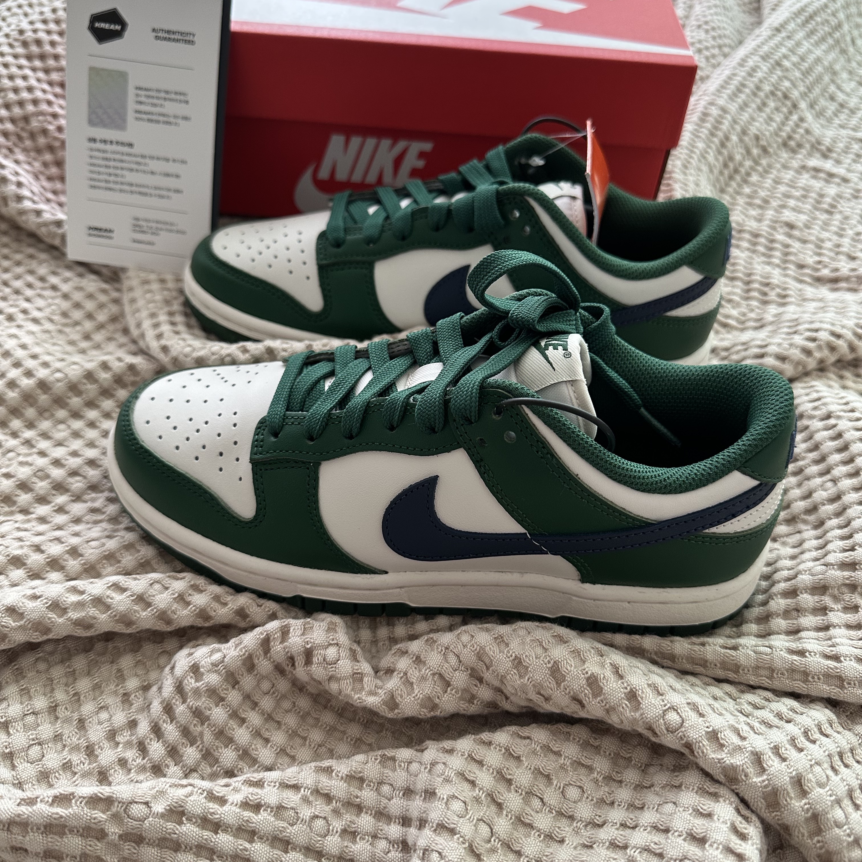(W) Nike Dunk Low Gorge Green 착용 스타일 - 2