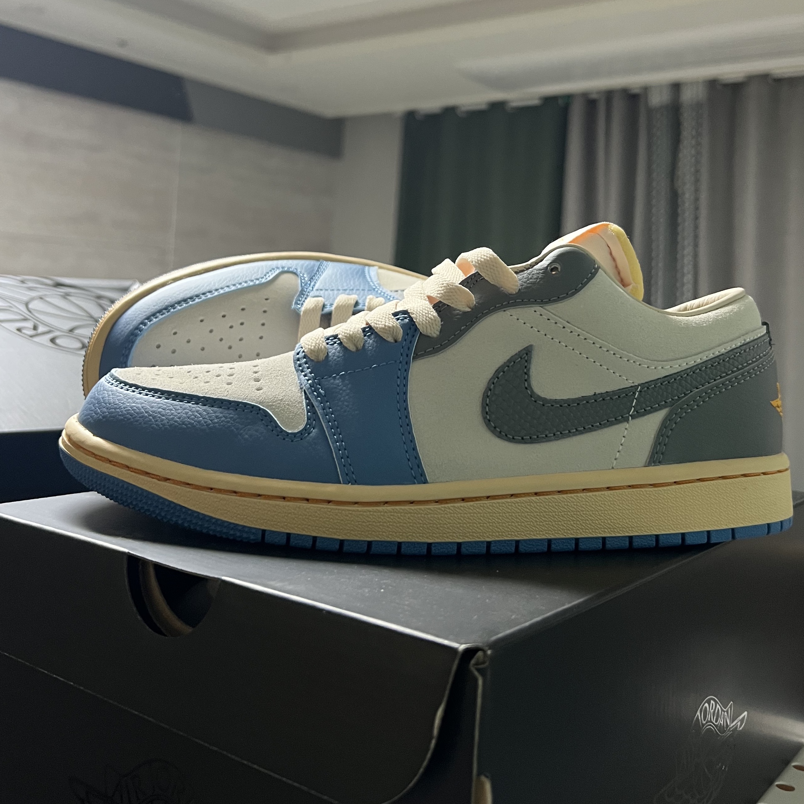 Jordan 1 Low SE Tokyo 96 착용 스타일