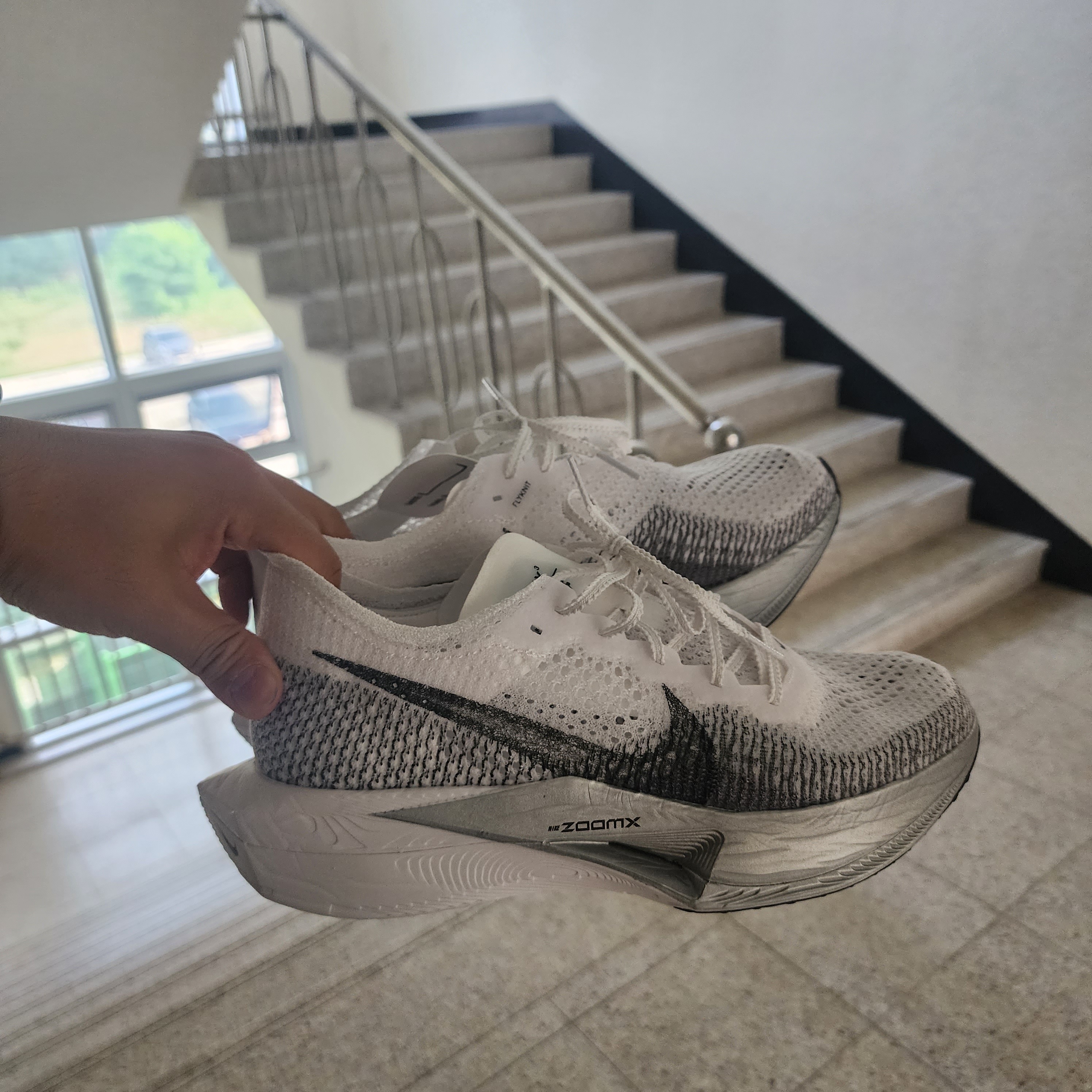 Nike ZoomX Vaporfly Next% 3 White Grey 착용 스타일