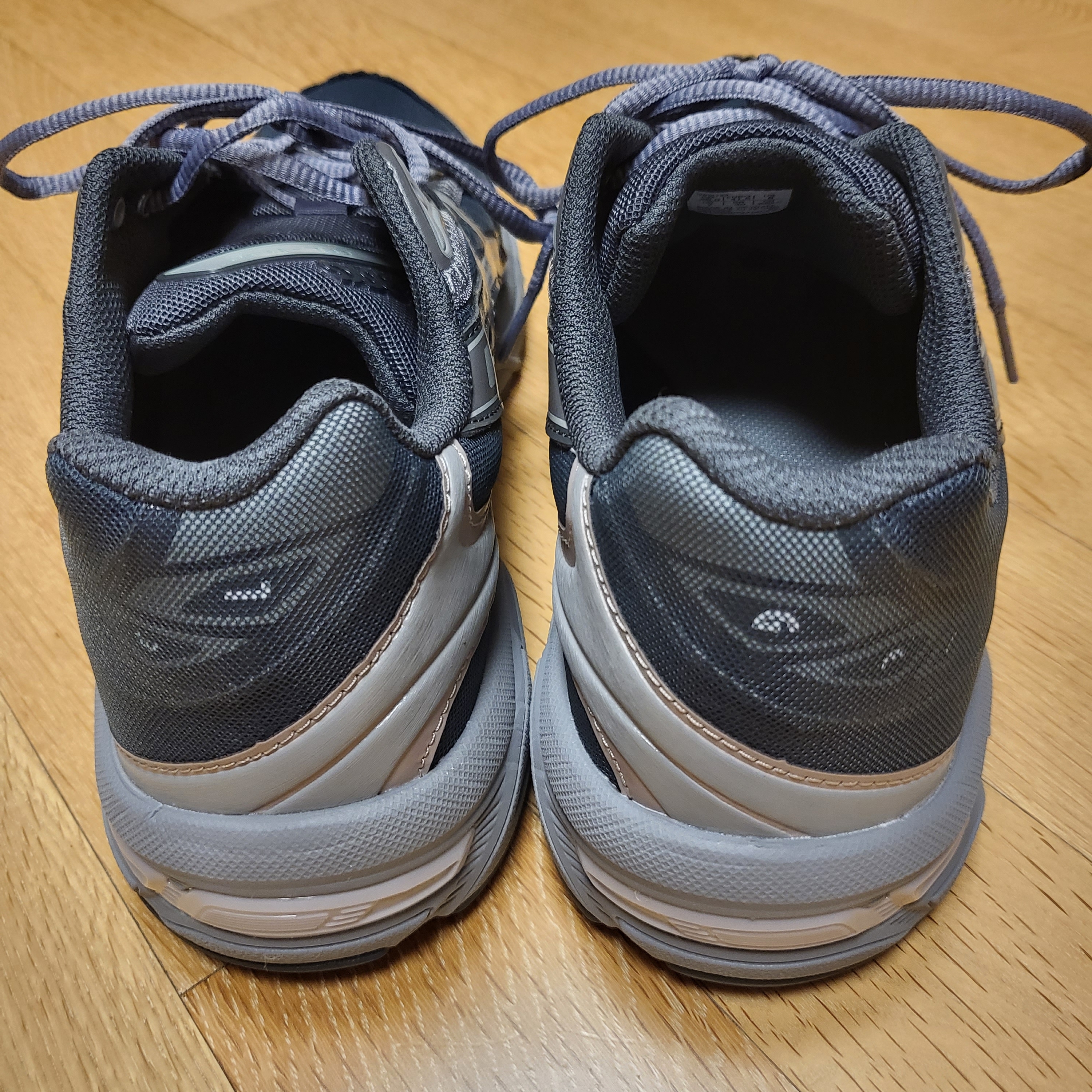 Asics Gel-1130 RE Obsidian Grey 착용 스타일 - 3