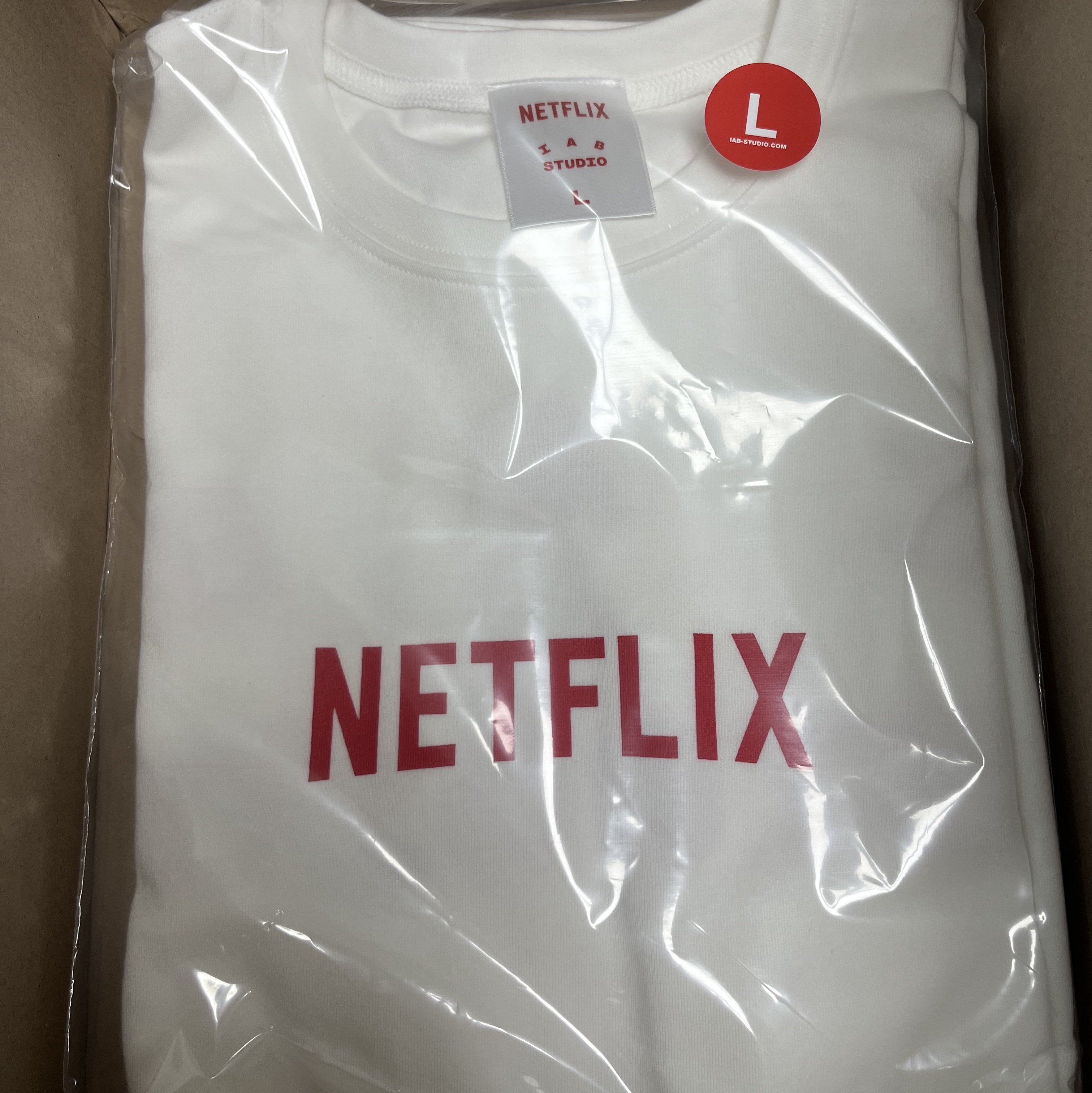 IAB Studio x Netflix SS T-Shirt White 착용 스타일