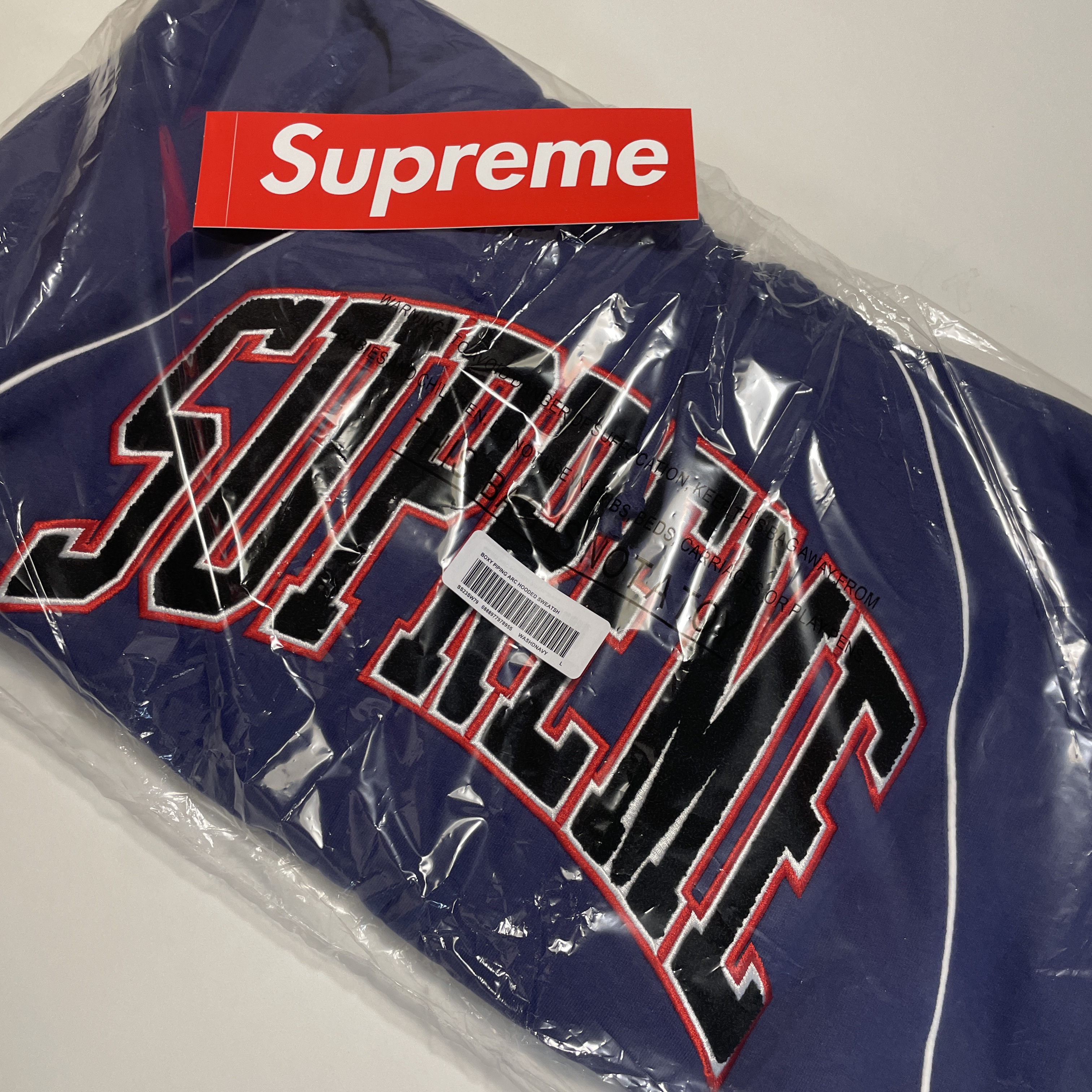 Supreme Boxy Piping Arc Hooded Sweatshirt Washed Navy - 23SS 착용 스타일 - 1