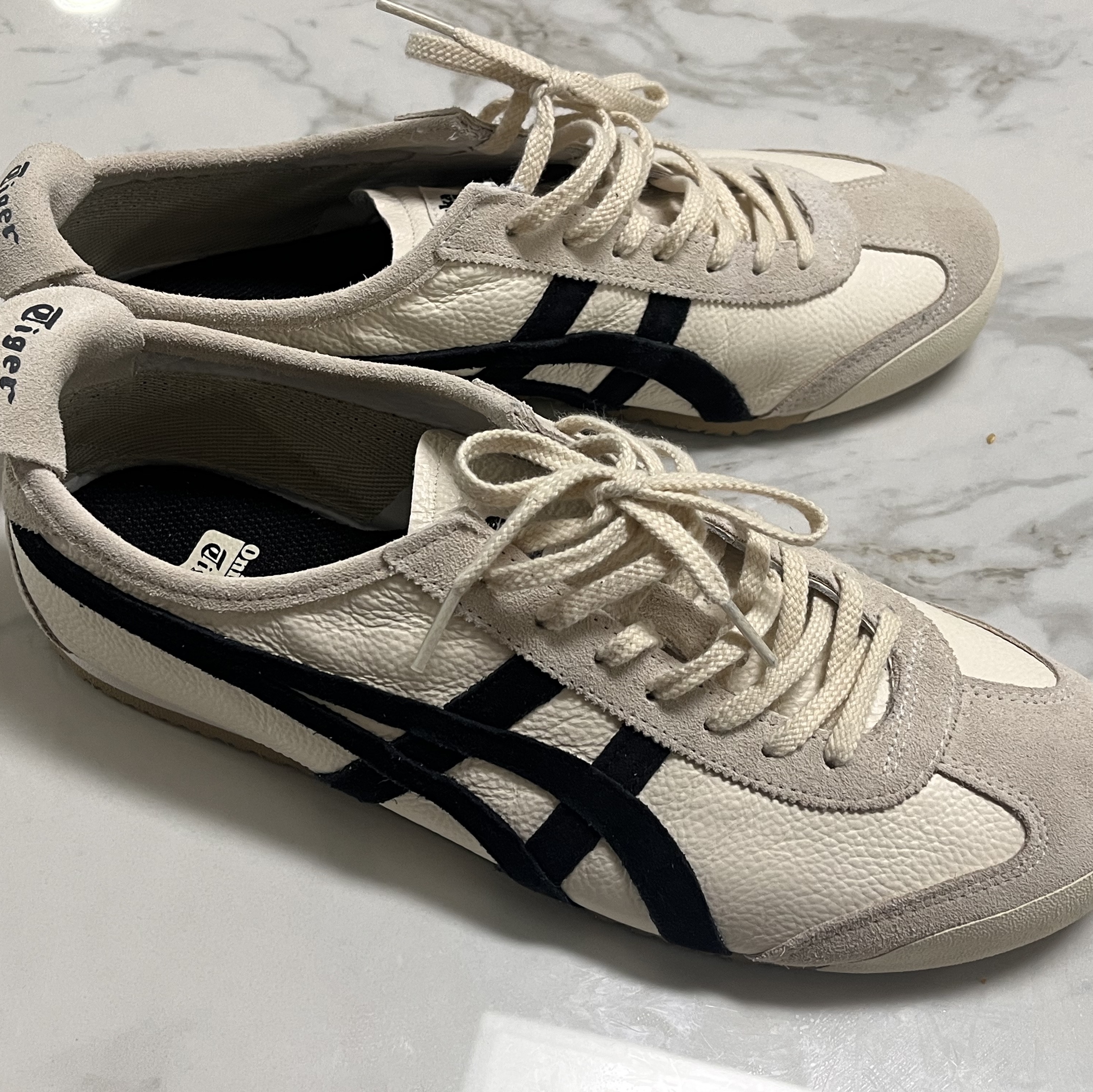 Onitsuka Tiger Mexico 66 Vintage White Black 착용 스타일 - 1