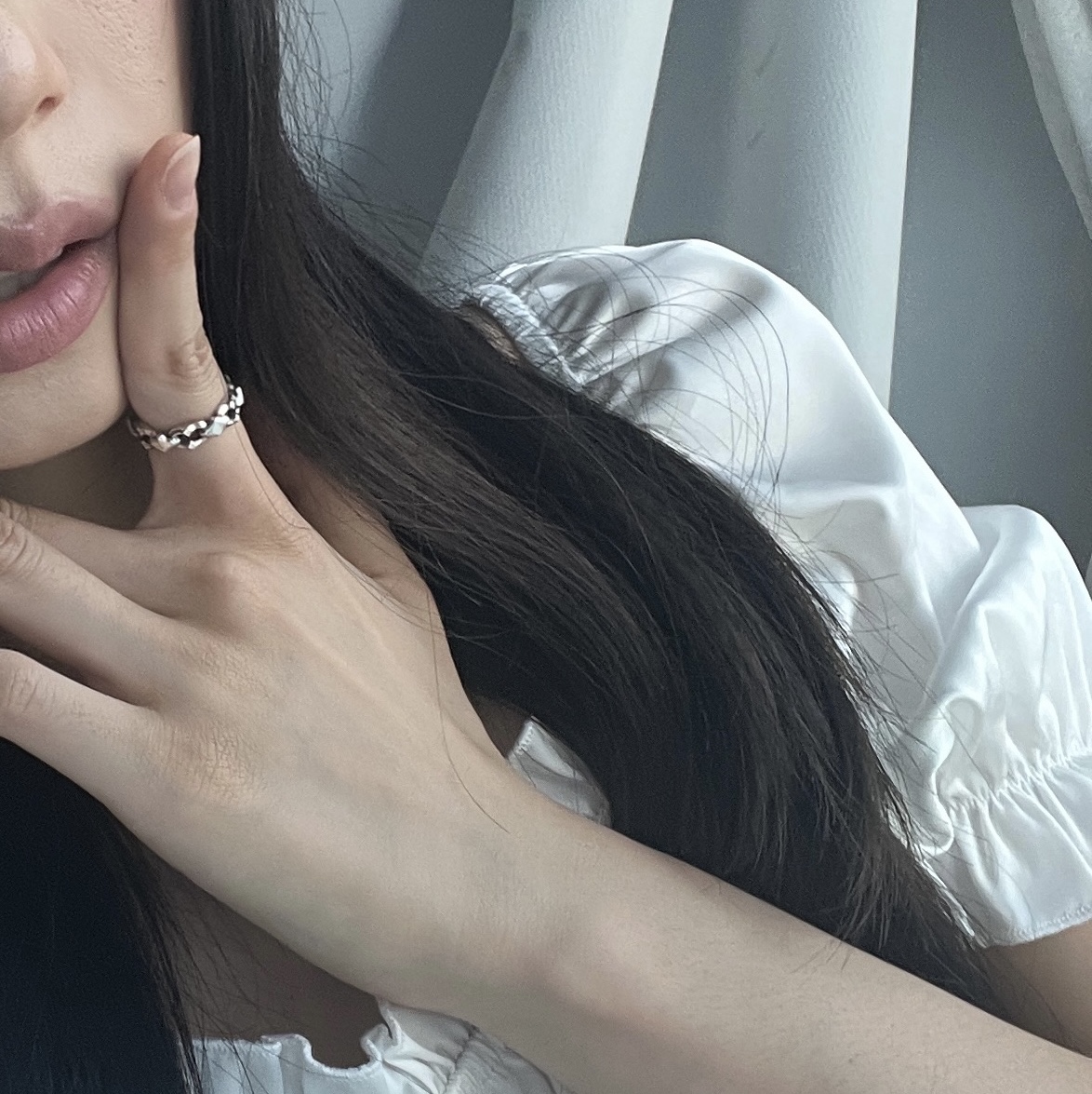 Scudo Dolphin Ring Plain 착용 스타일 - 4