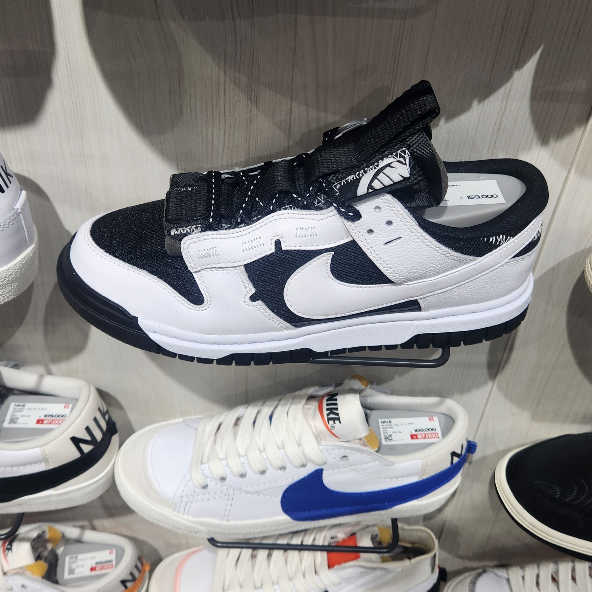 Nike Air Dunk Jumbo Black White 착용 스타일