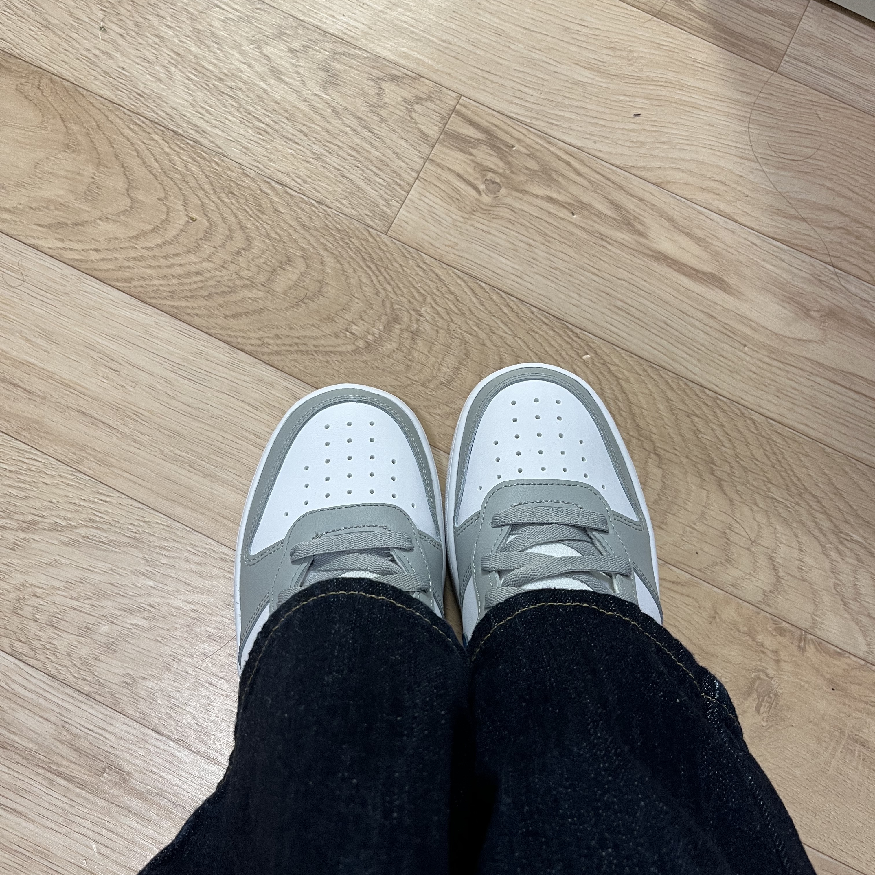 (GS) Nike Court Borough Low 2 Light Smoke Grey 착용 스타일 - 2