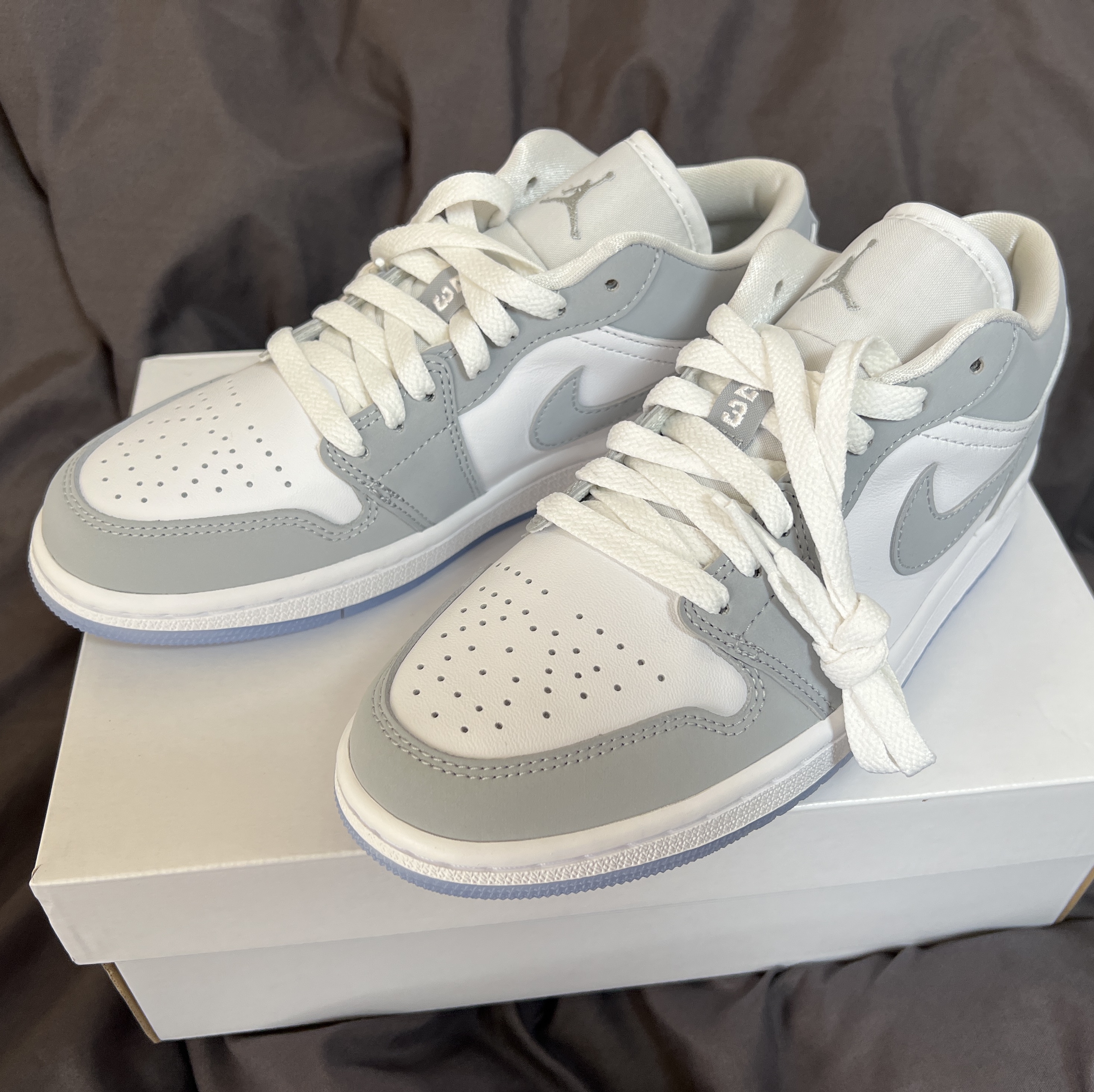 (W) Jordan 1 Low White Wolf Grey 착용 스타일 - 2
