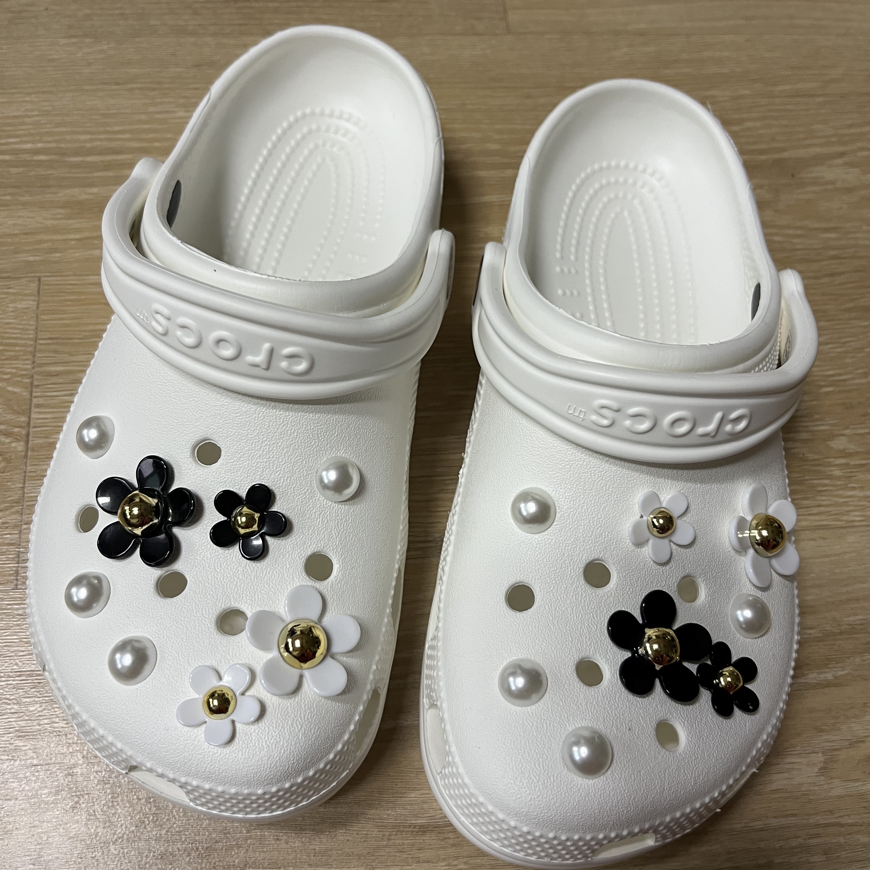 Crocs Classic Clog White 착용 스타일
