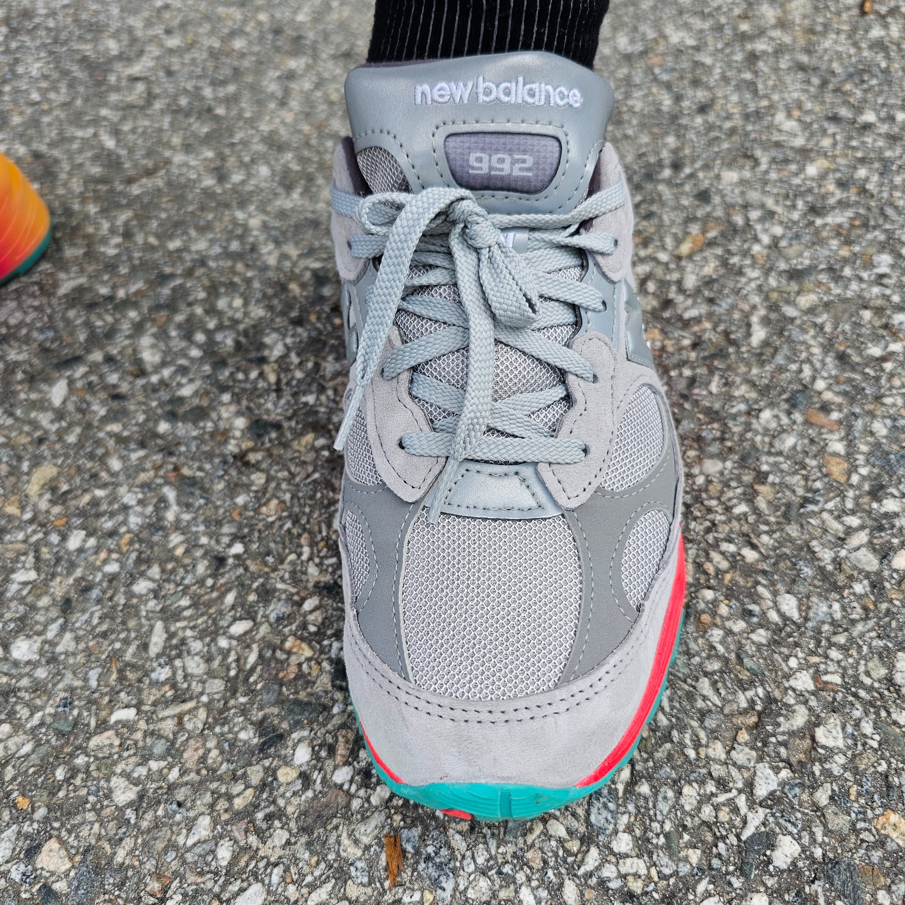 New Balance 992 Made in USA Grey Silver 착용 스타일