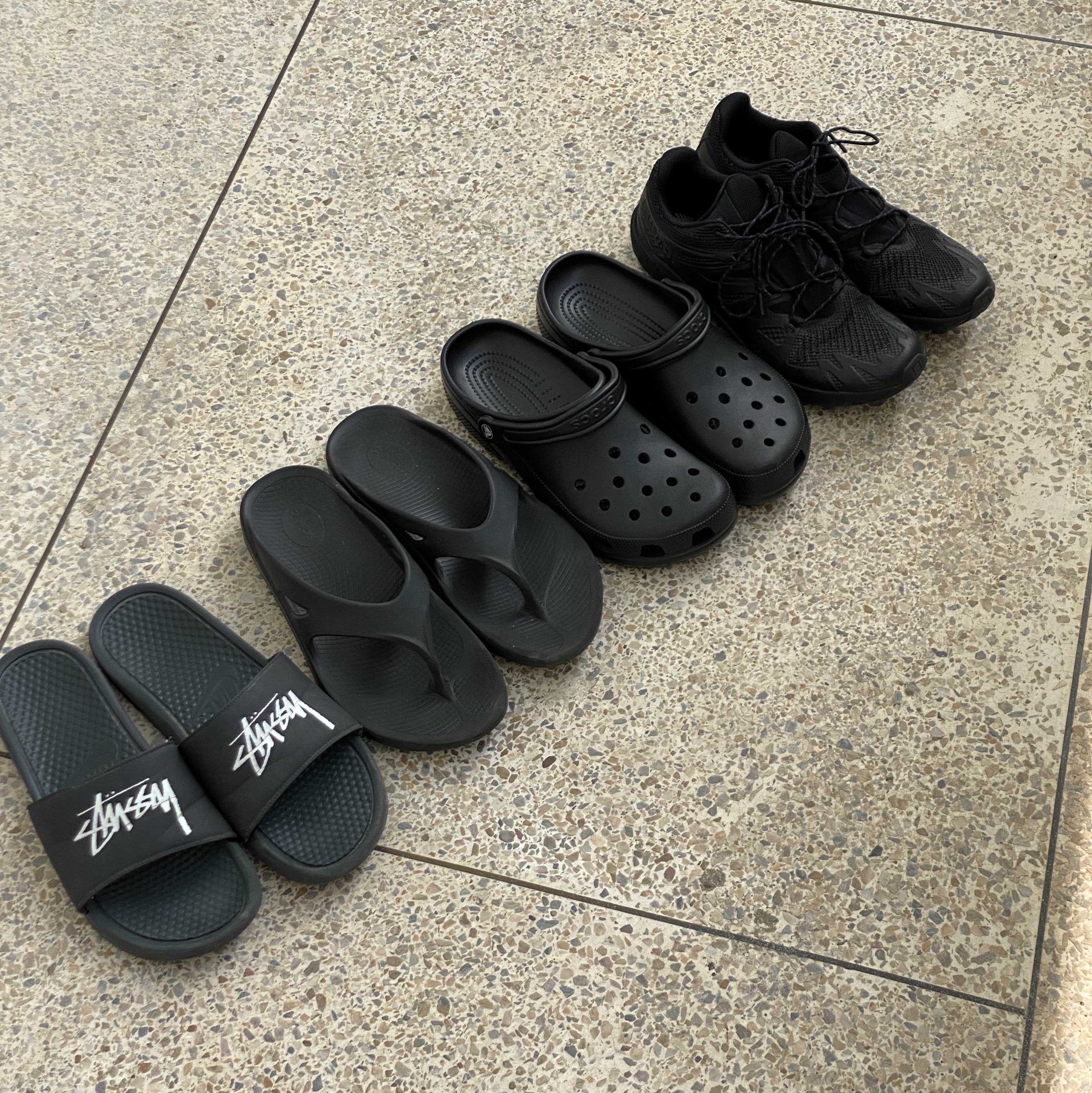Nike x Stussy Benassi Slide Off Noir, Oofos OOriginal Black 착용 스타일