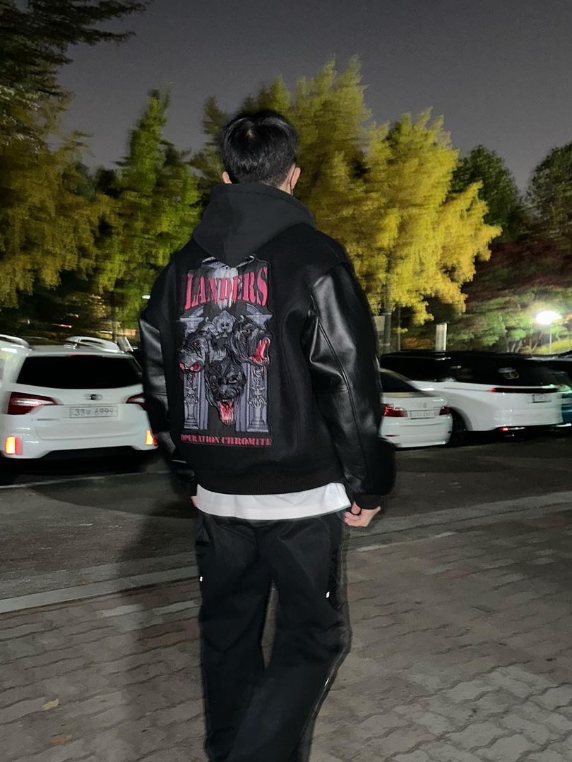 Undermycar Operation Chromite Kerberos Oversized Varsity Jacket Ox Blood - 22FW 착용 스타일