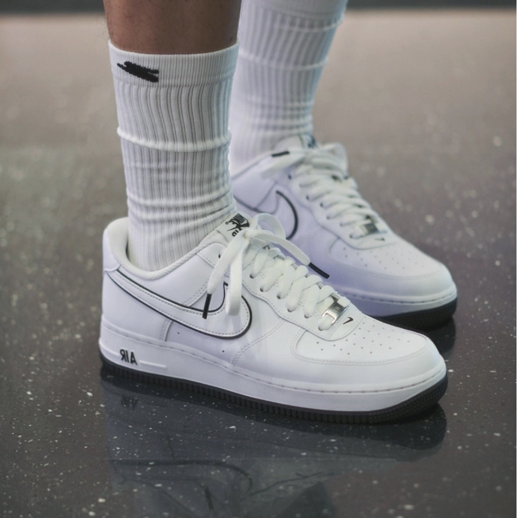 Nike Air Force 1 '07 White Black 착용 스타일