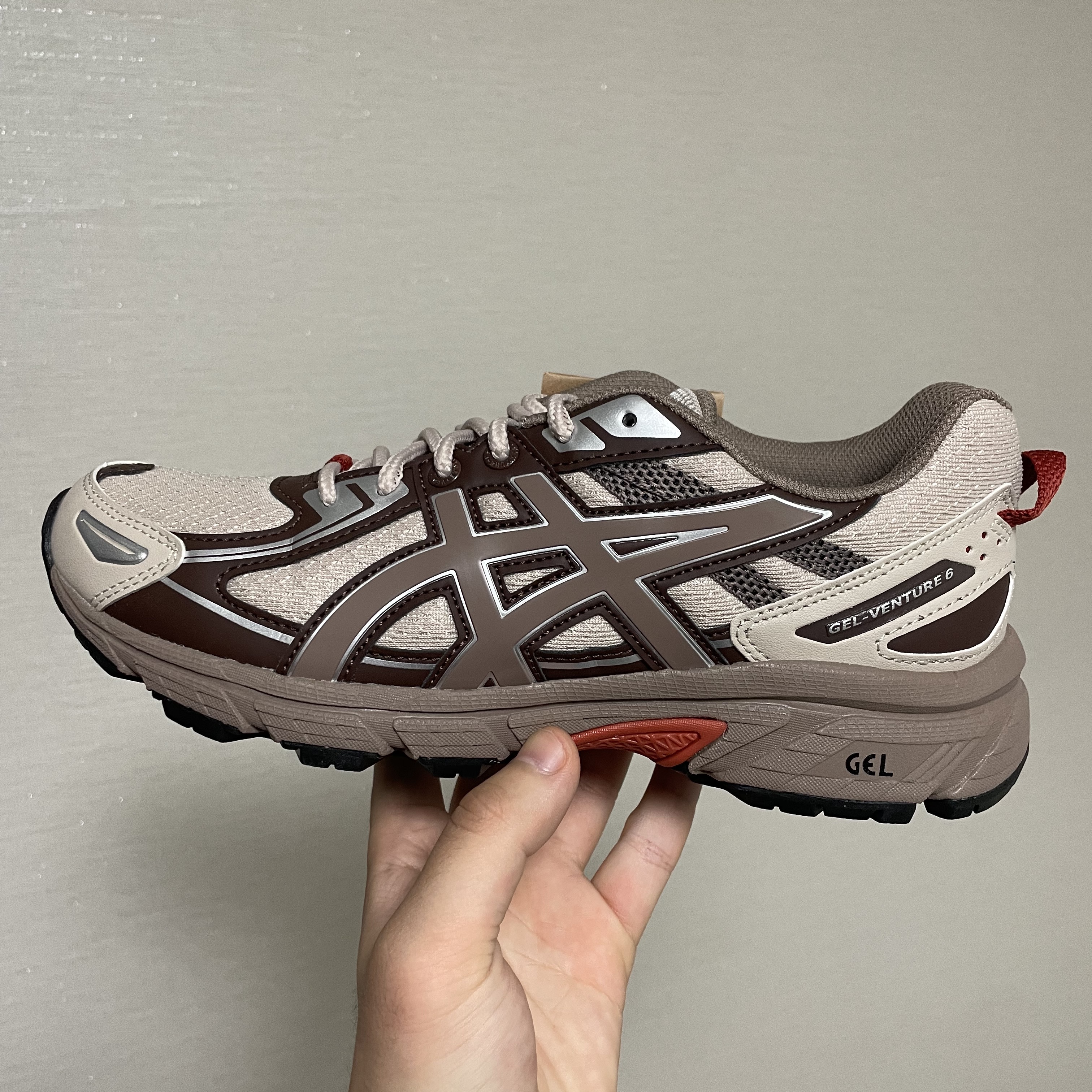 (W) Asics Gel-Venture 6 Simply Taupe 착용 스타일