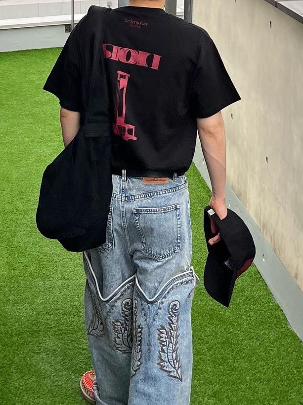 Undermycar Sioki Louisette T-Shirt Ox Blood - 22SS 착용 스타일 - 2