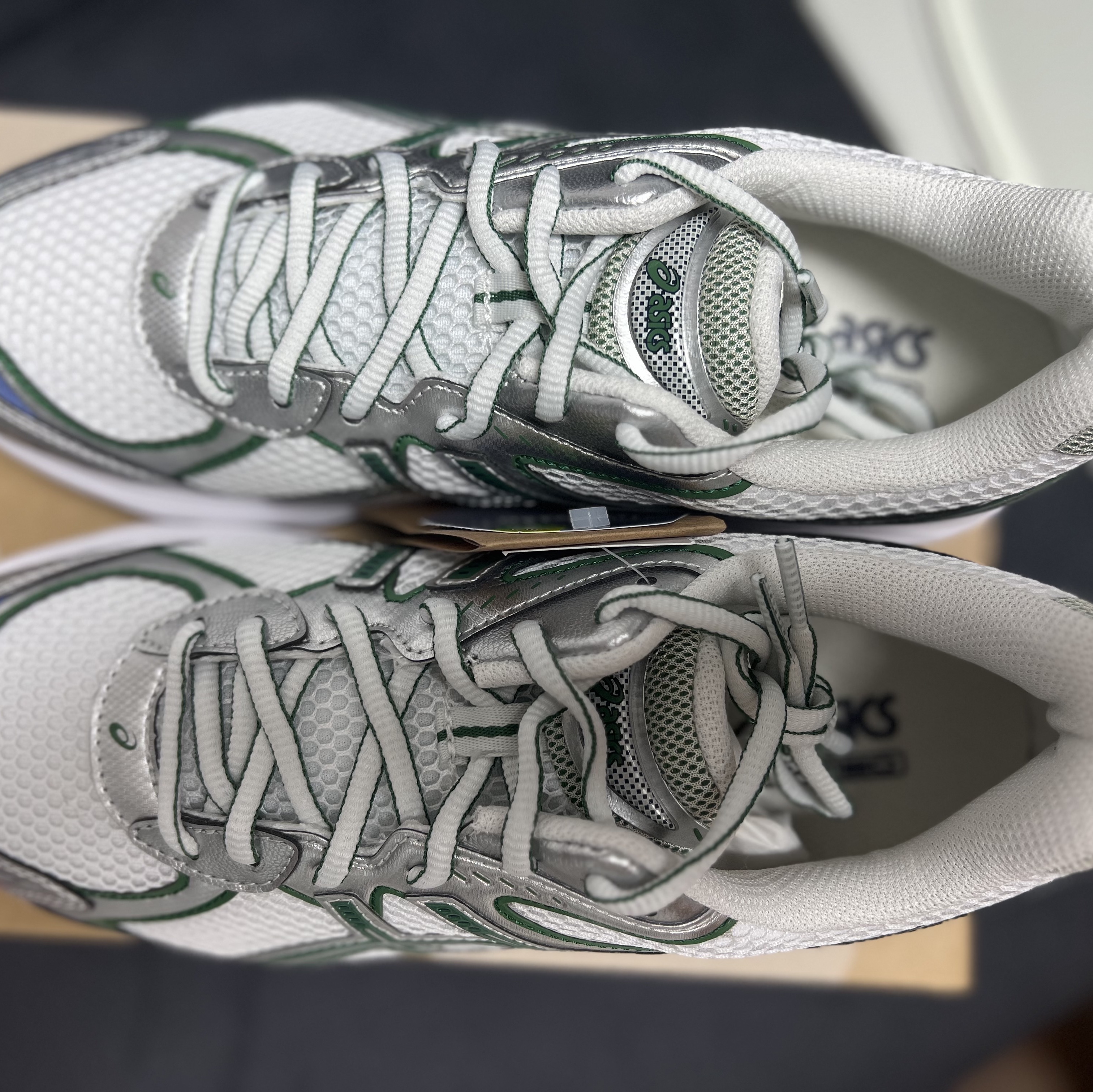 Asics GT-2160 White Shamrock Green 착용 스타일 - 1