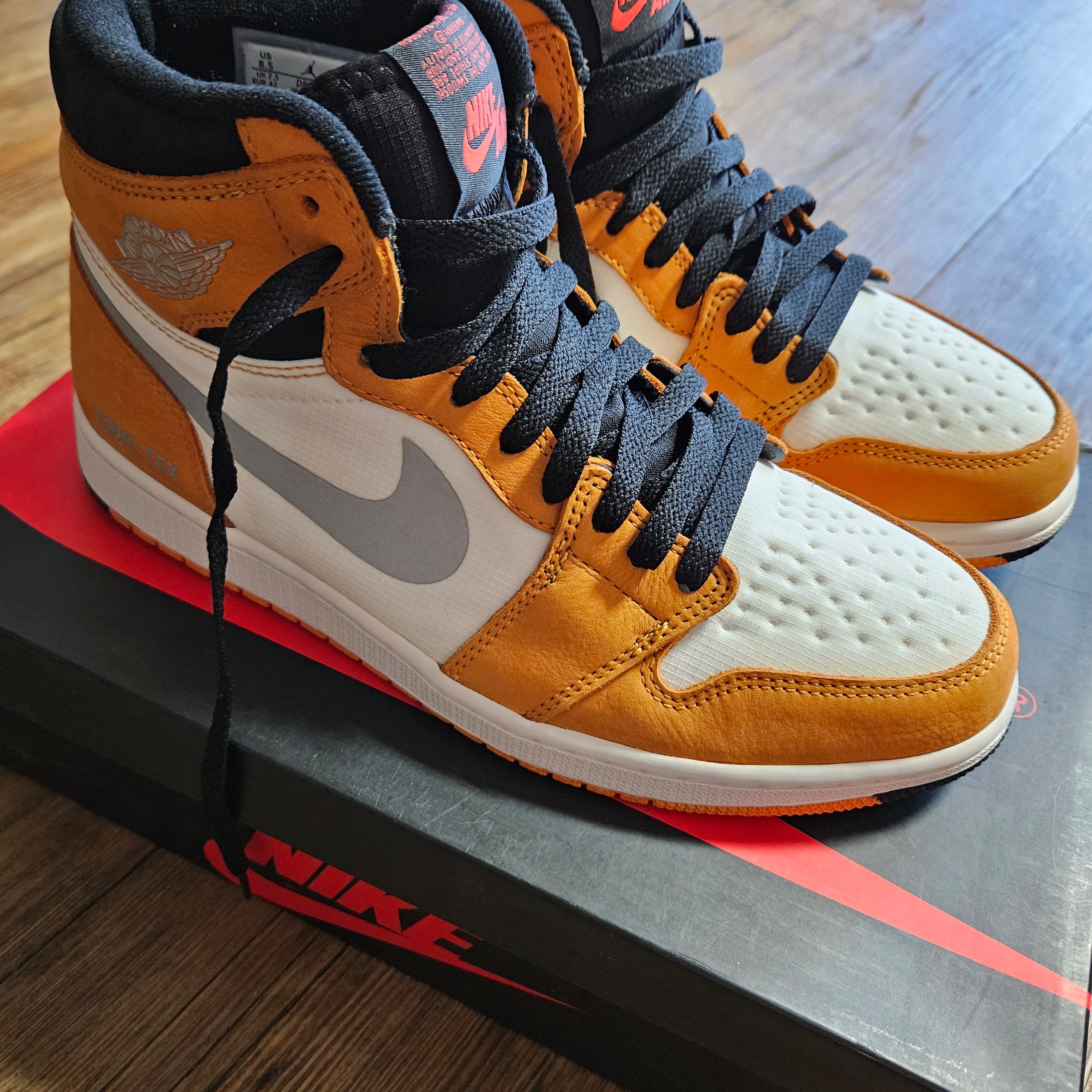 Jordan 1 Element Gore-Tex Light Curry 착용 스타일 - 1
