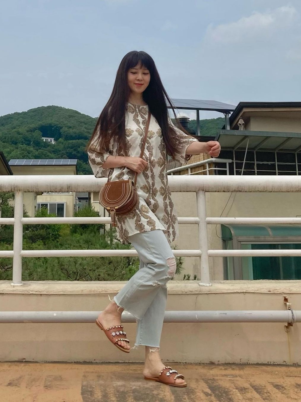 Chloe Marcie Nano Saddle Bag Black, Chloe Marcie Nano Saddle Bag Faded Green 착용 스타일