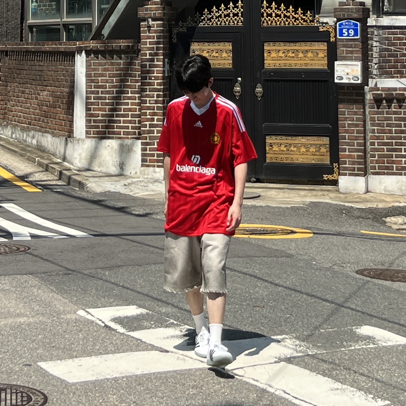 Balenciaga x Adidas Oversized Football T-Shirt Red, Project G/R Furious Logo Applique Shorts Grey - 10 Corso Como Exclusive 착용 스타일