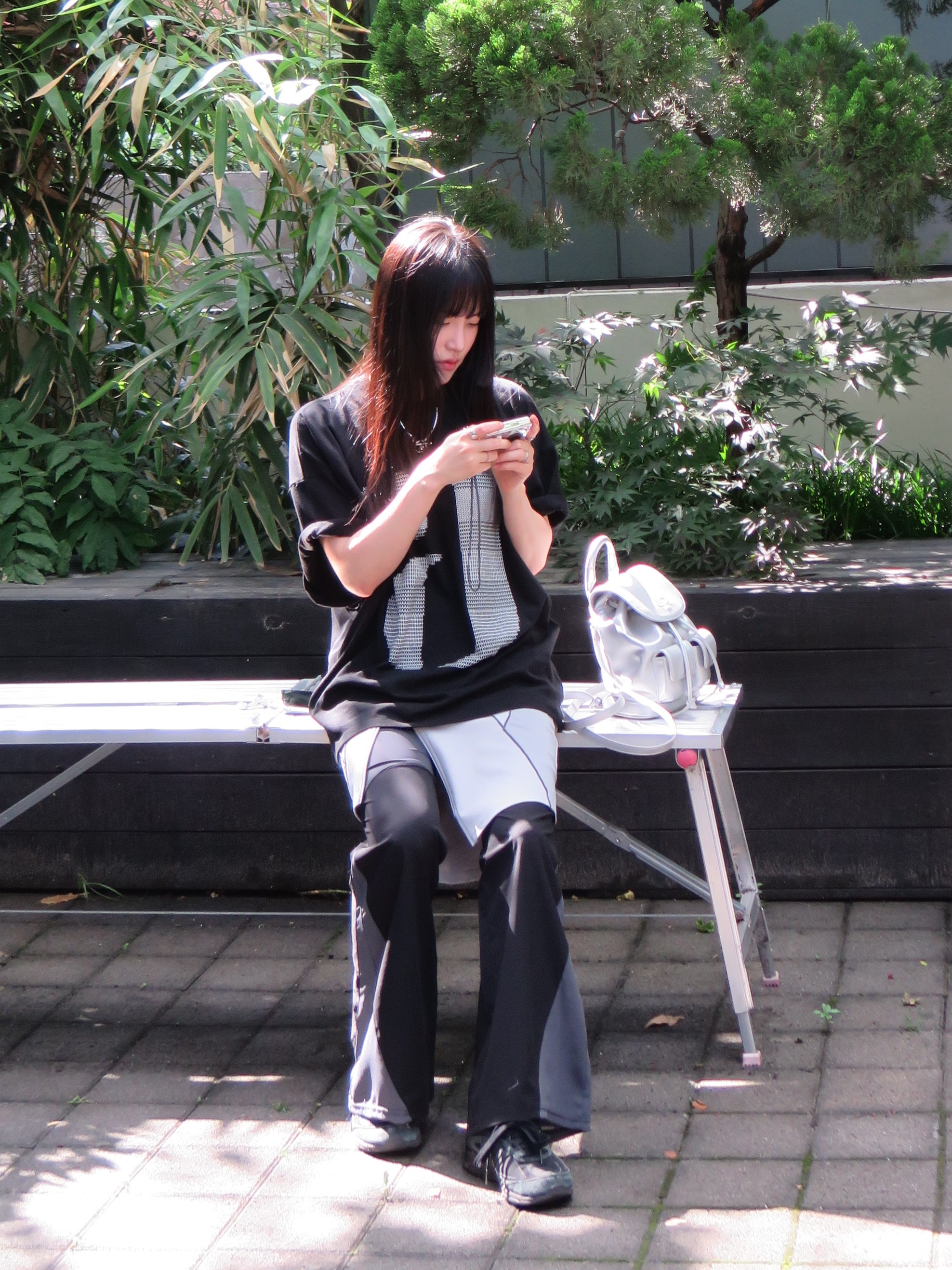 Art of Field Unbalanced Midi Skirt Light Gray, Art of Field Bootscut Long Pants Black 착용 스타일 - 3