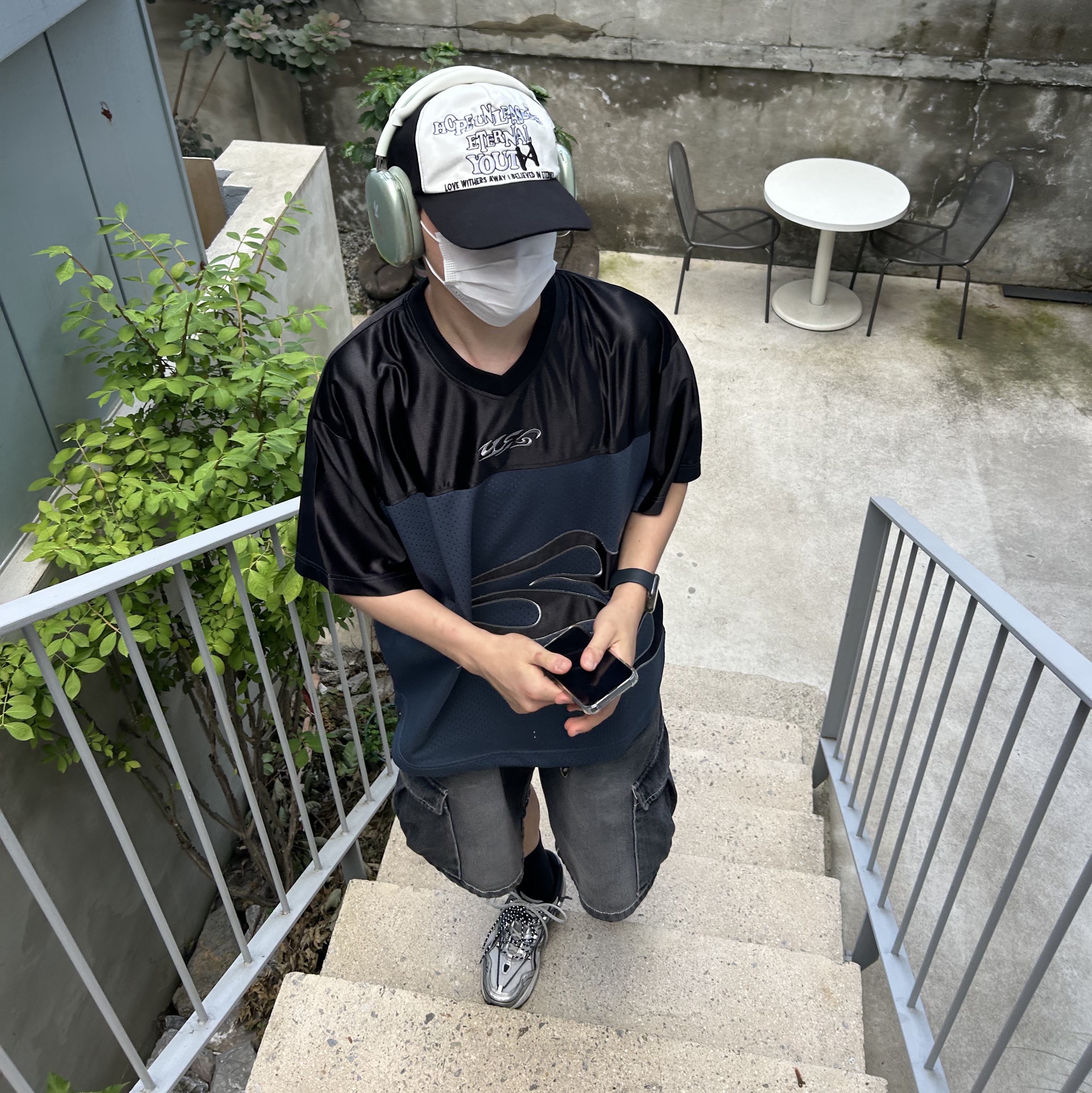 Asics x Andersson Bell Gel-1090 Glacier Grey Silver, Apple Watch SE 44mm GPS Midnight Aluminum Case with Sport Band Midnight (Korean Ver.) 착용 스타일 - 2