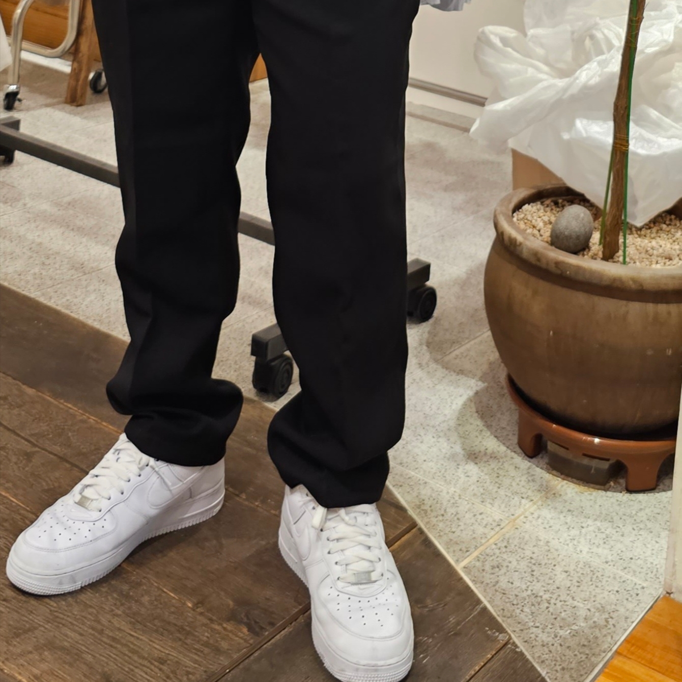 Nike x Supreme Air Force 1 Low White 착용 스타일 - 2