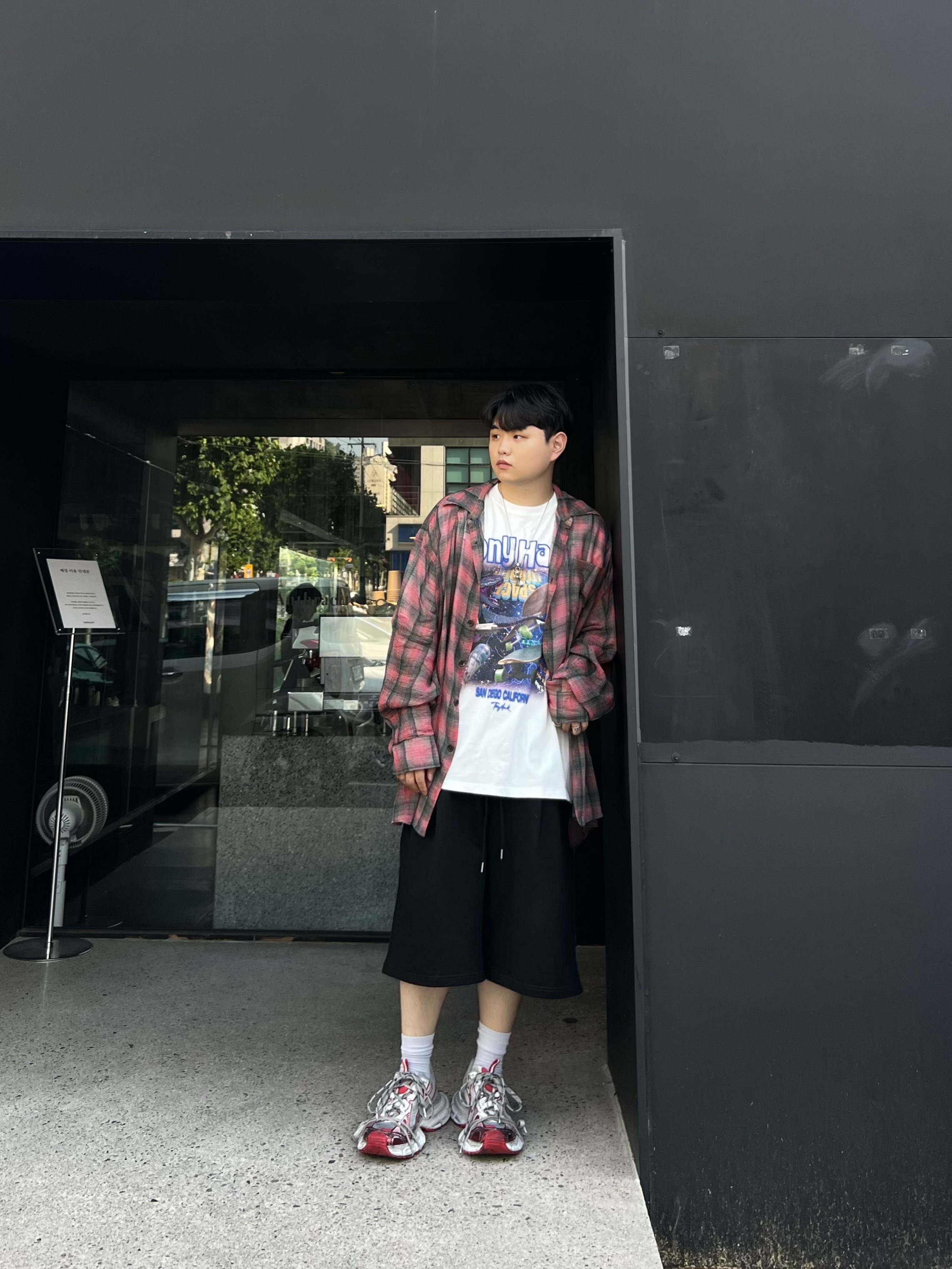 Our Legacy Borrowed Shirt Big Lumbercheck Print, Balenciaga 3XL Sneakers White Red 착용 스타일 - 1