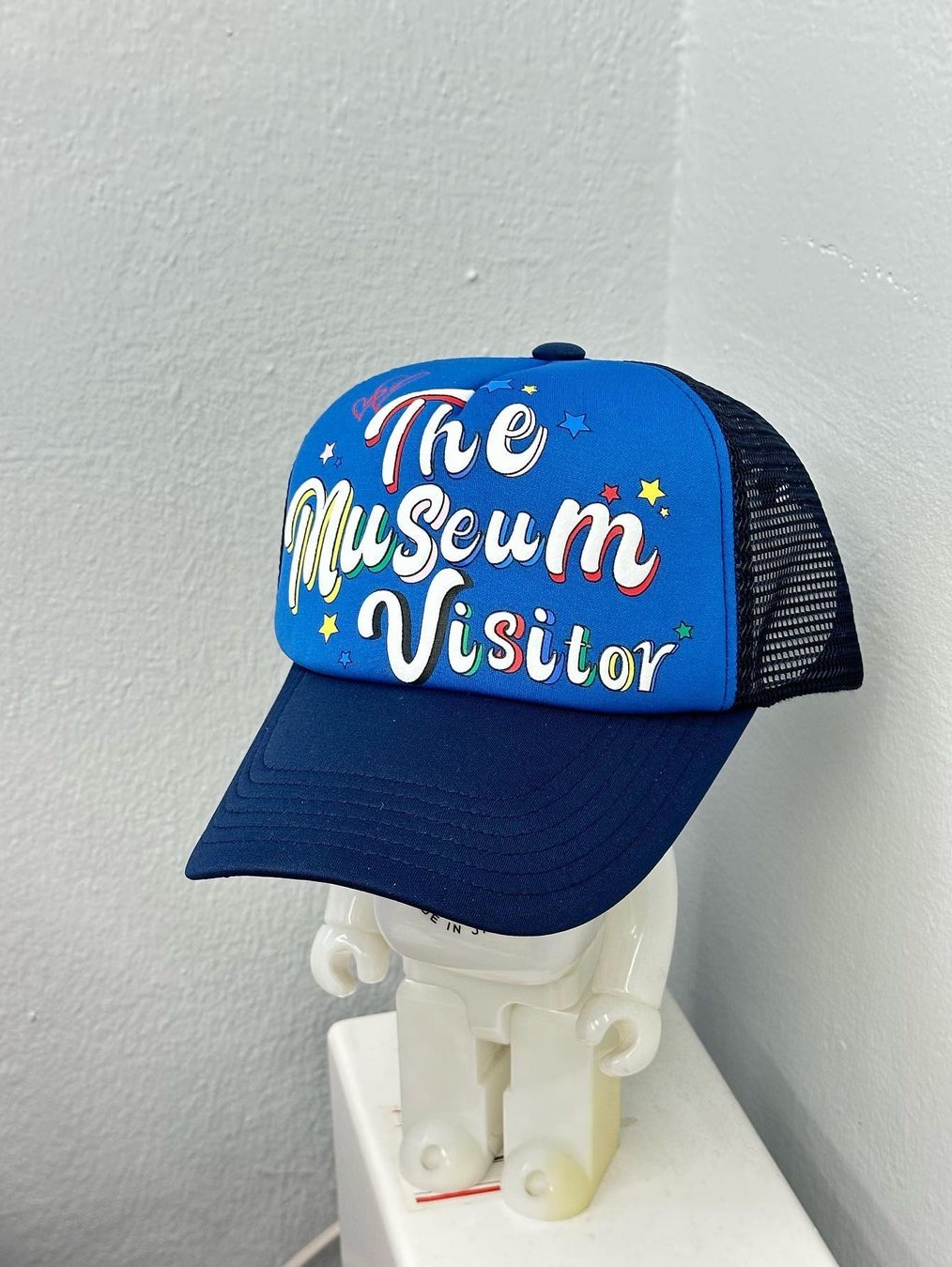 The Museum Visitor Party Logo Mesh Cap Blue, The Museum Visitor Party Logo Mesh Cap Black 착용 스타일