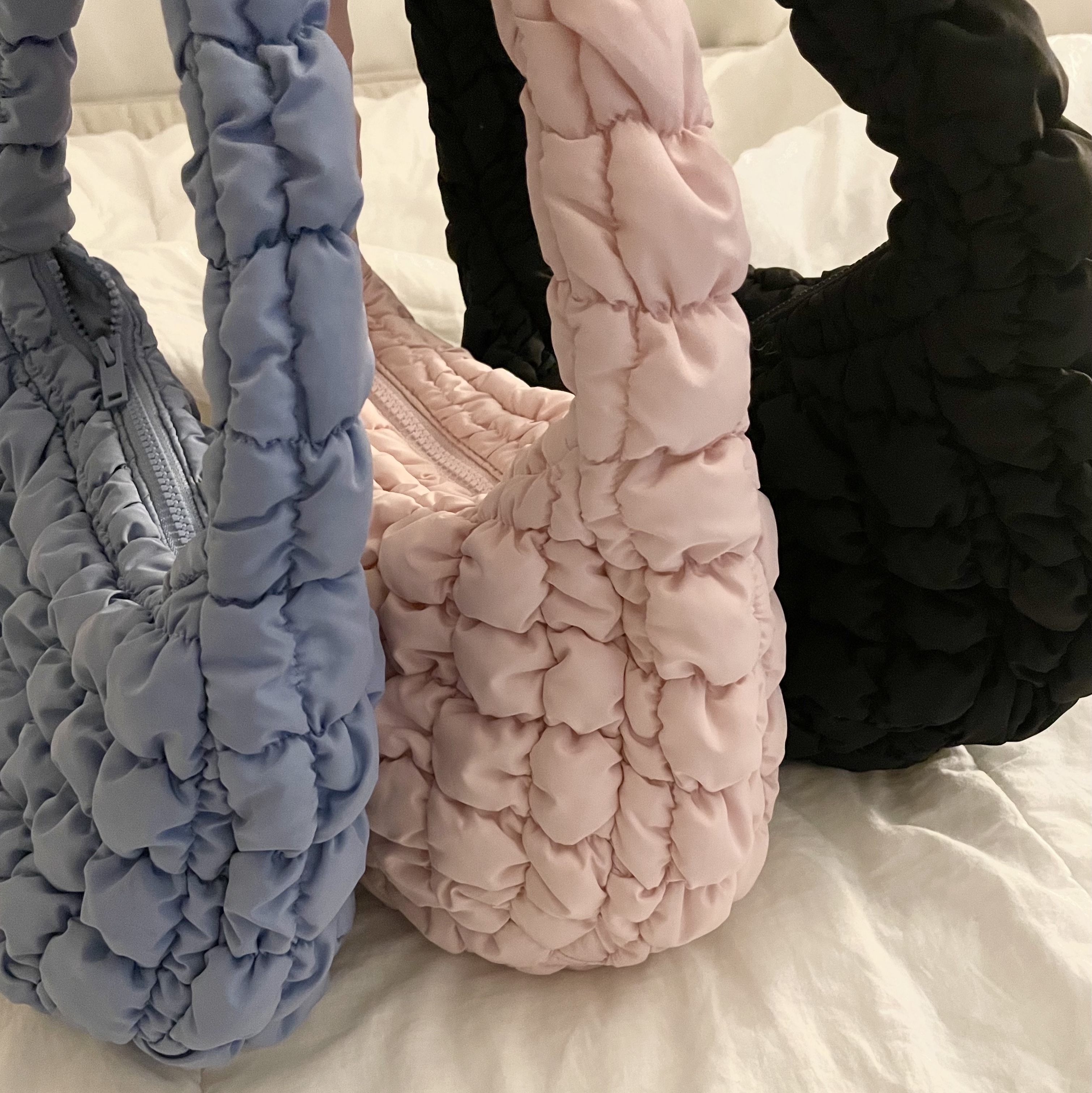 COS Quilted Mini Bag Light Blue, COS Quilted Mini Bag Pink 착용 스타일